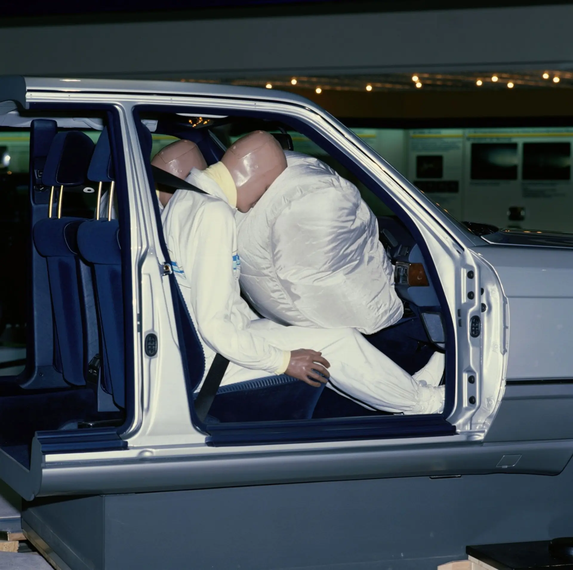 Mercedes-Benz airbags
