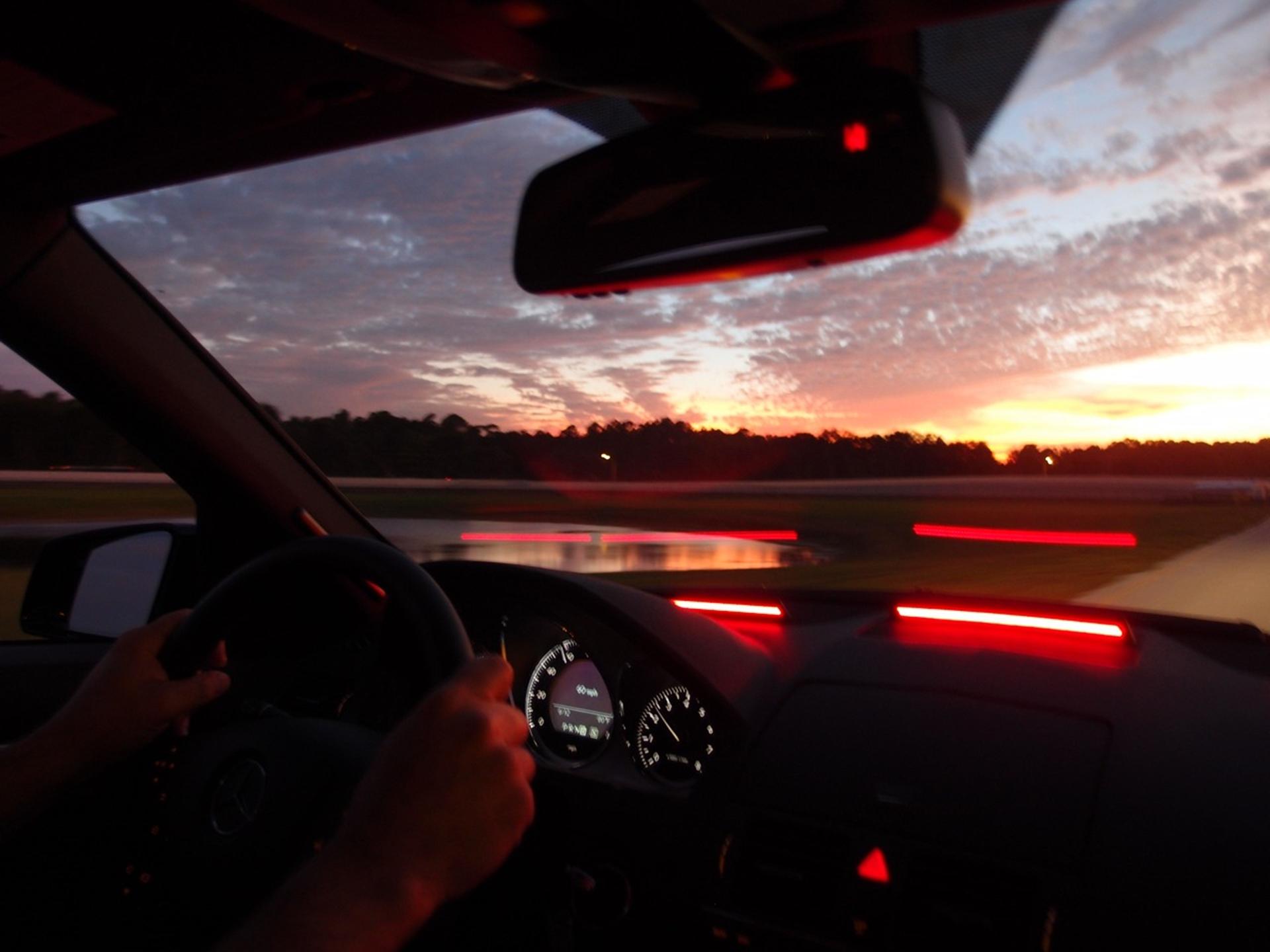 Mercedes-Benz supports research fleet for Vehicle-to-Vehicle Model Deployment