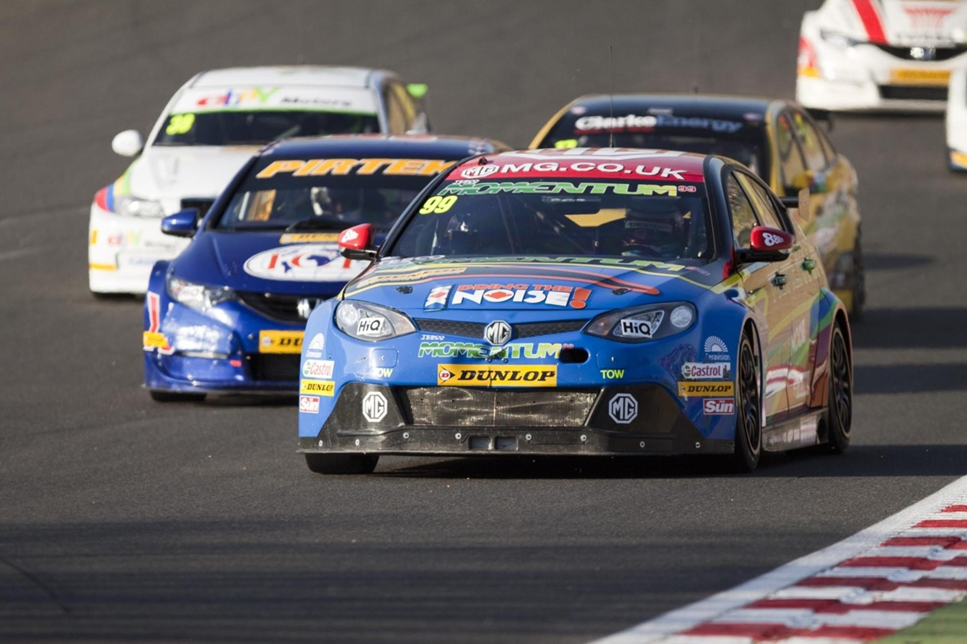 MG KX MOMENTUM RACING REINING THEM IN, IN THE SUN