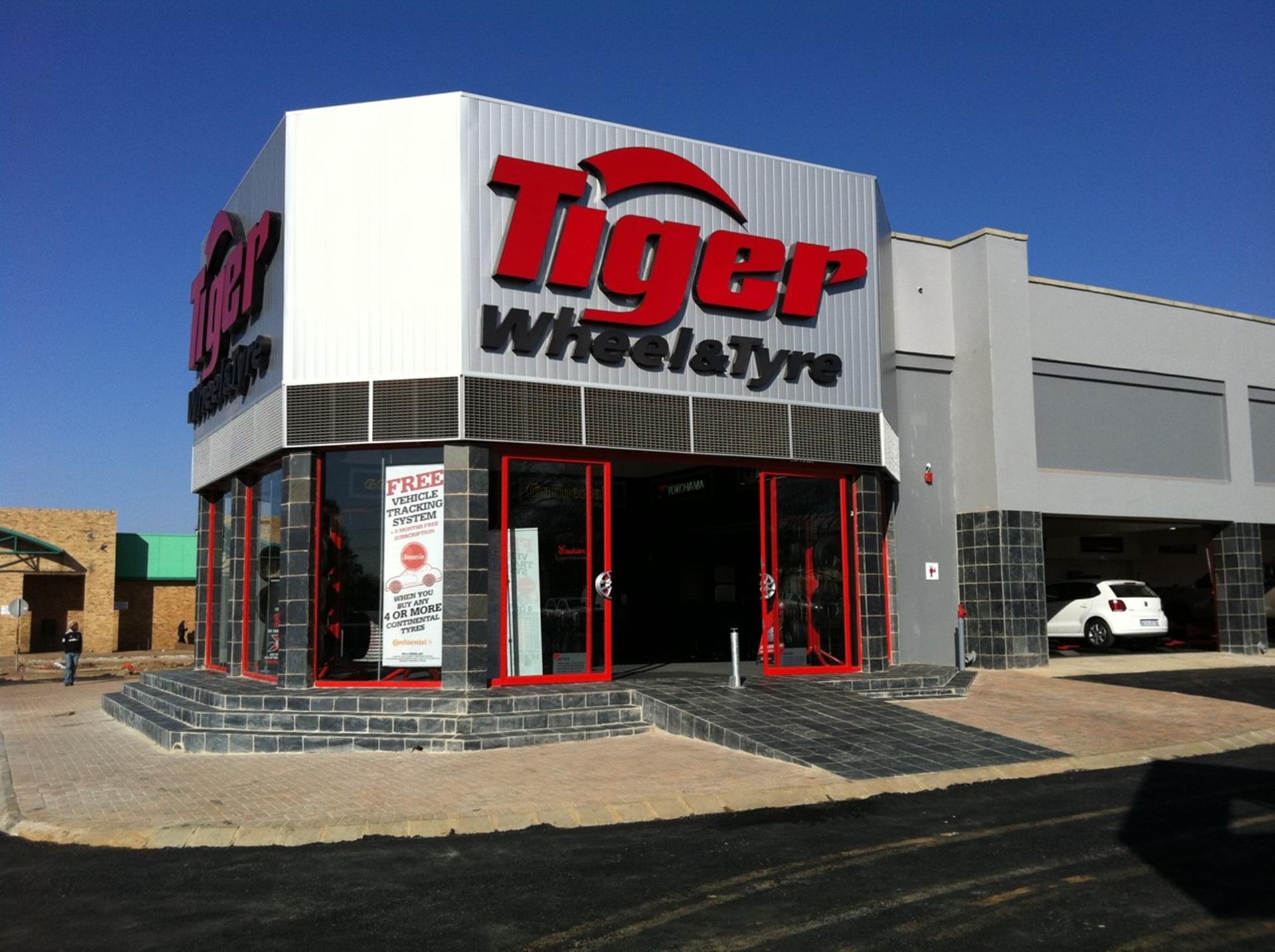 RED CARPET ROLL-OUT FROM TIGER WHEEL & TYRE POTCHEFSTROOM