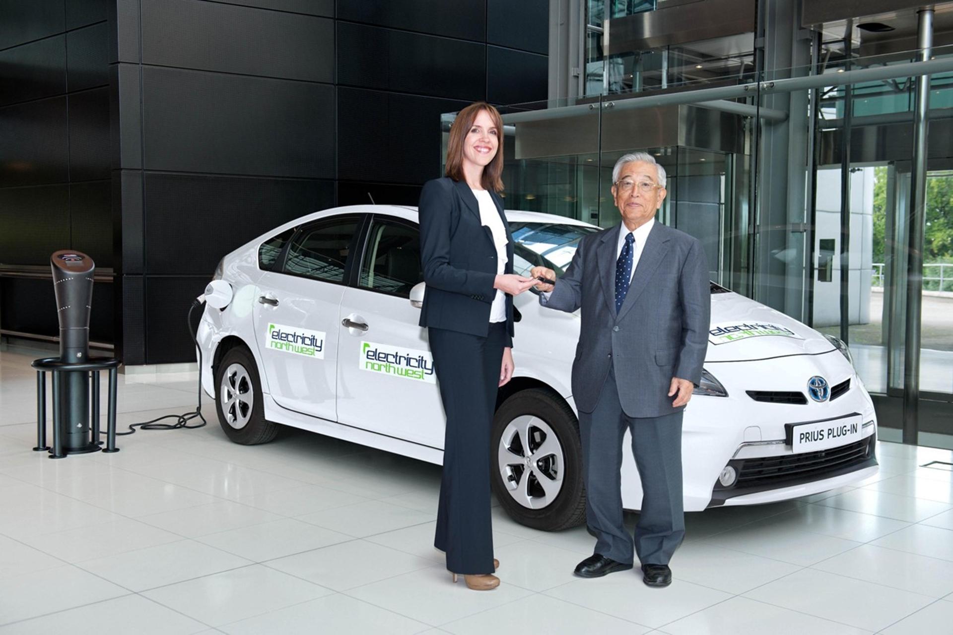 SHOICHIRO TOYOTA HOSTS PRIUS PLUG-IN HANDOVER TO FIRST UK FLEET CUSTOMER