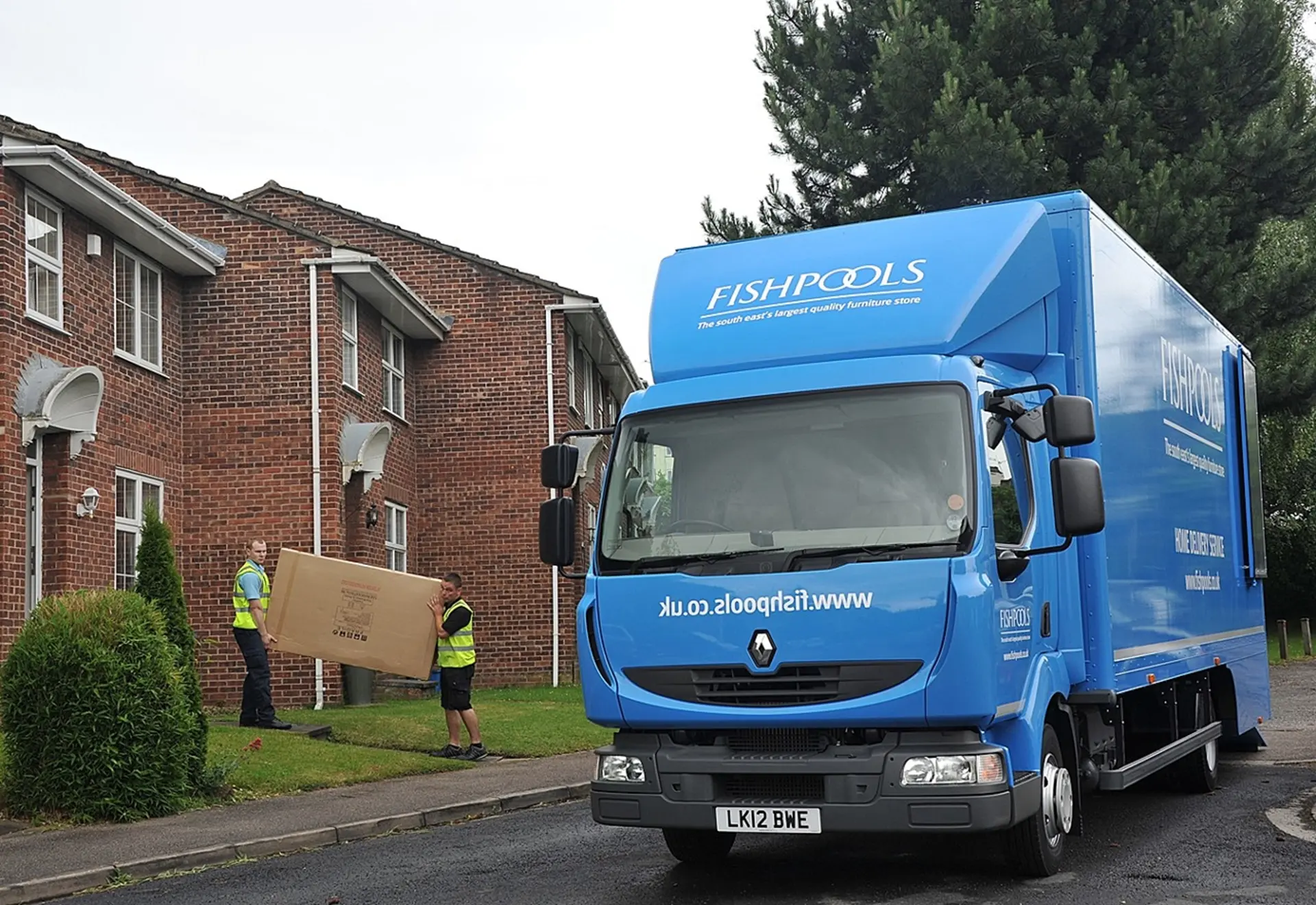 RENAULT TRUCKS FURNISHES FISHPOOLS WITH FIRST RENAULT MIDLUMS