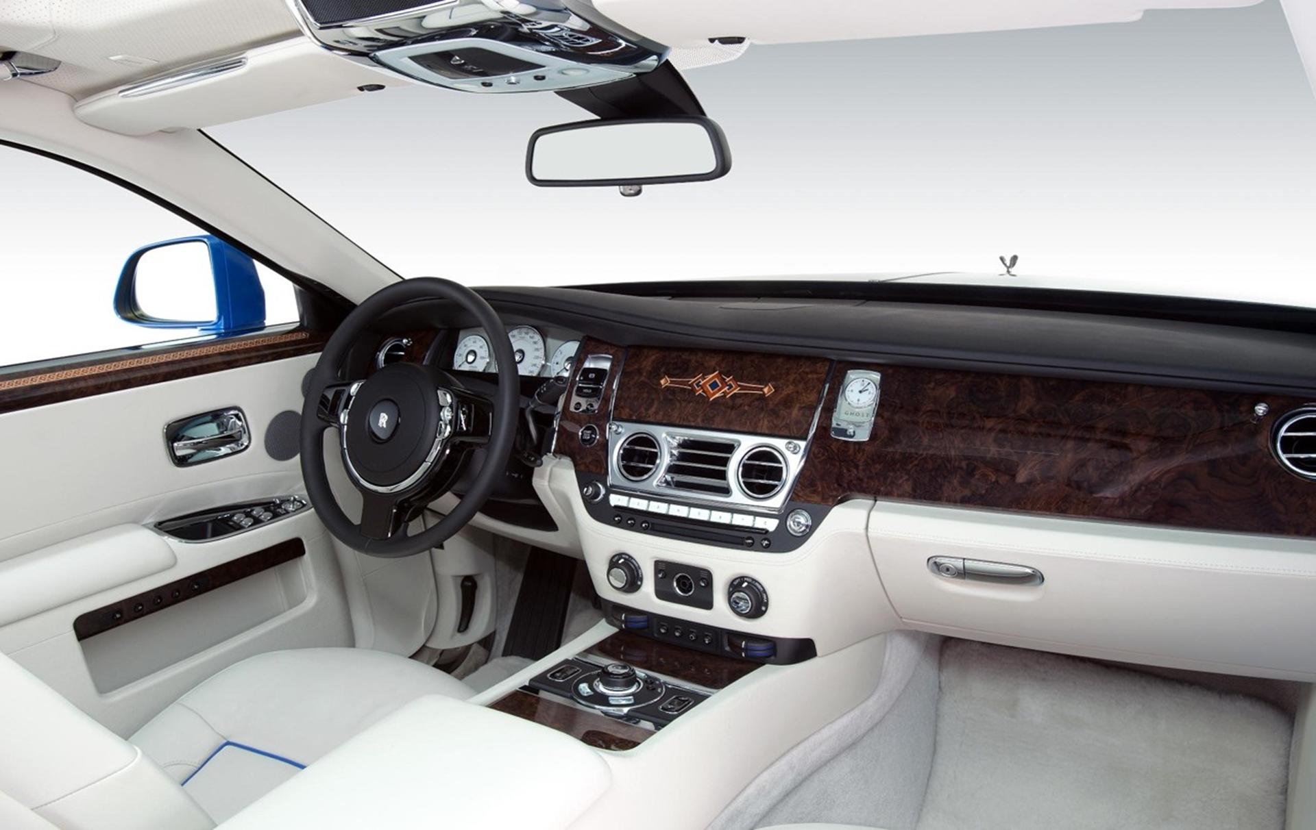 ROLLS-ROYCE UNVEILS ART DECO-INSPIRED CARS AT PARIS MOTOR SHOW