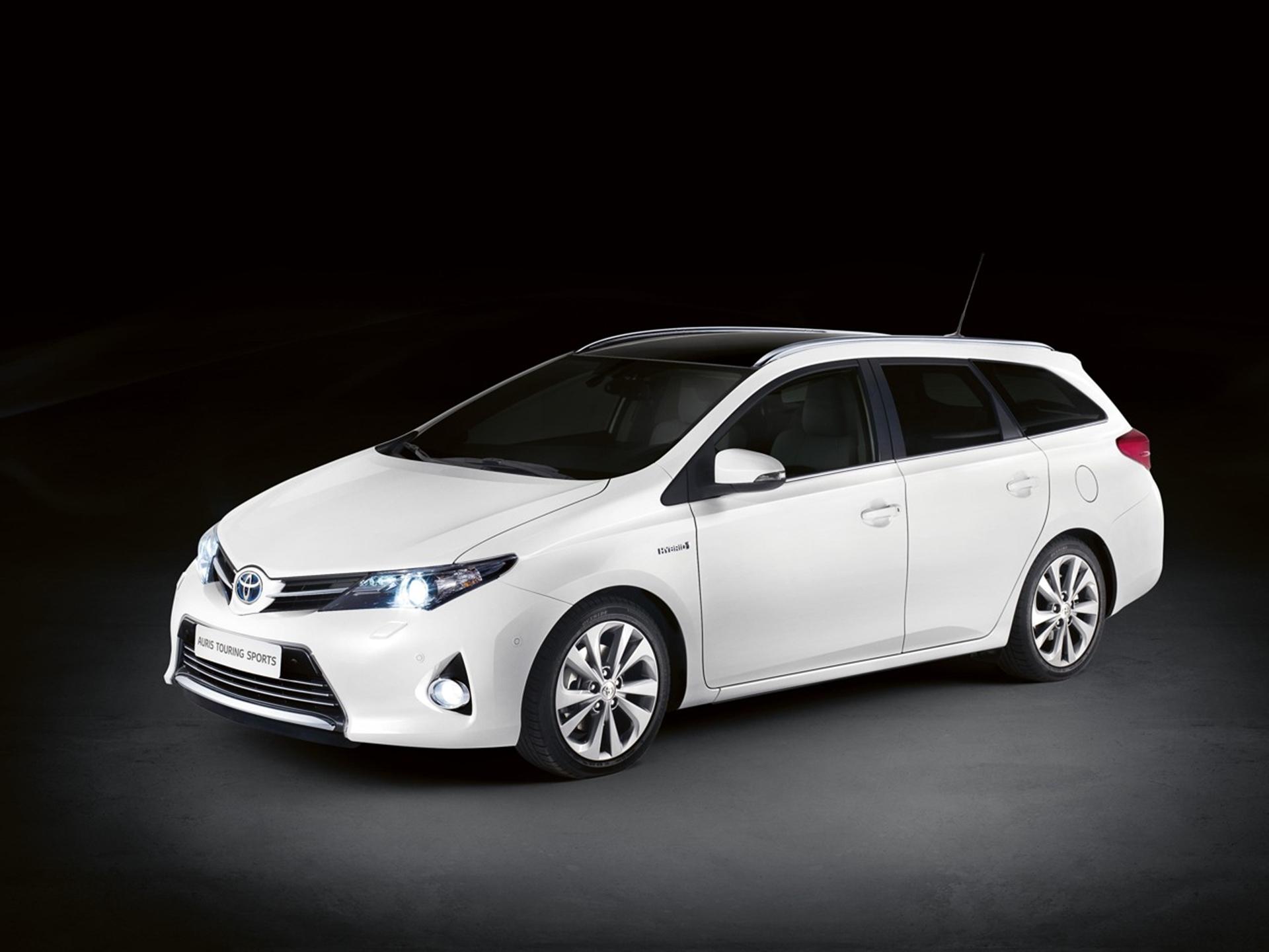 2012 PARIS MOTOR SHOW TOYOTA AURIS