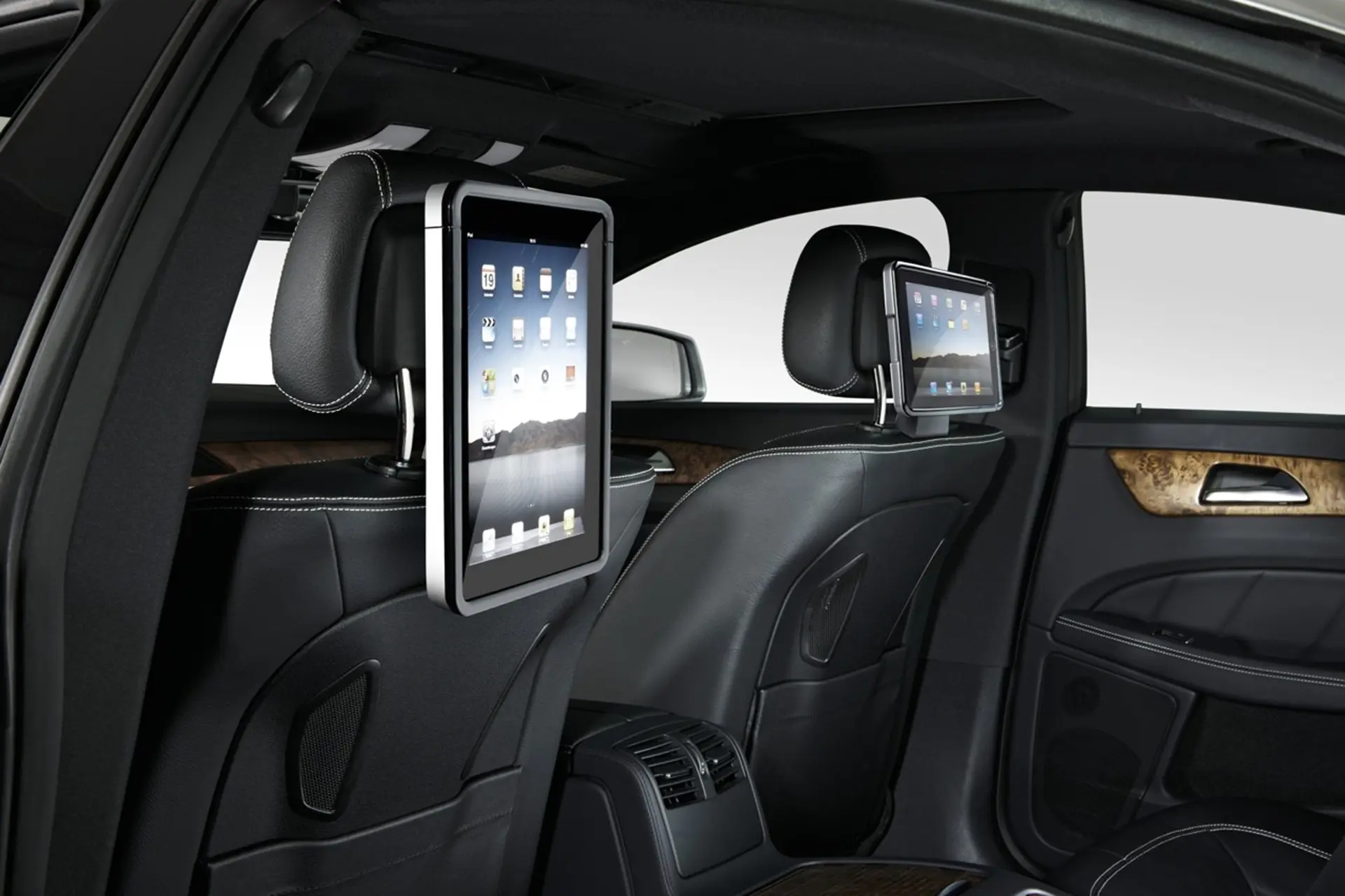 Genuine Accessories Mercedes-Benz CLS