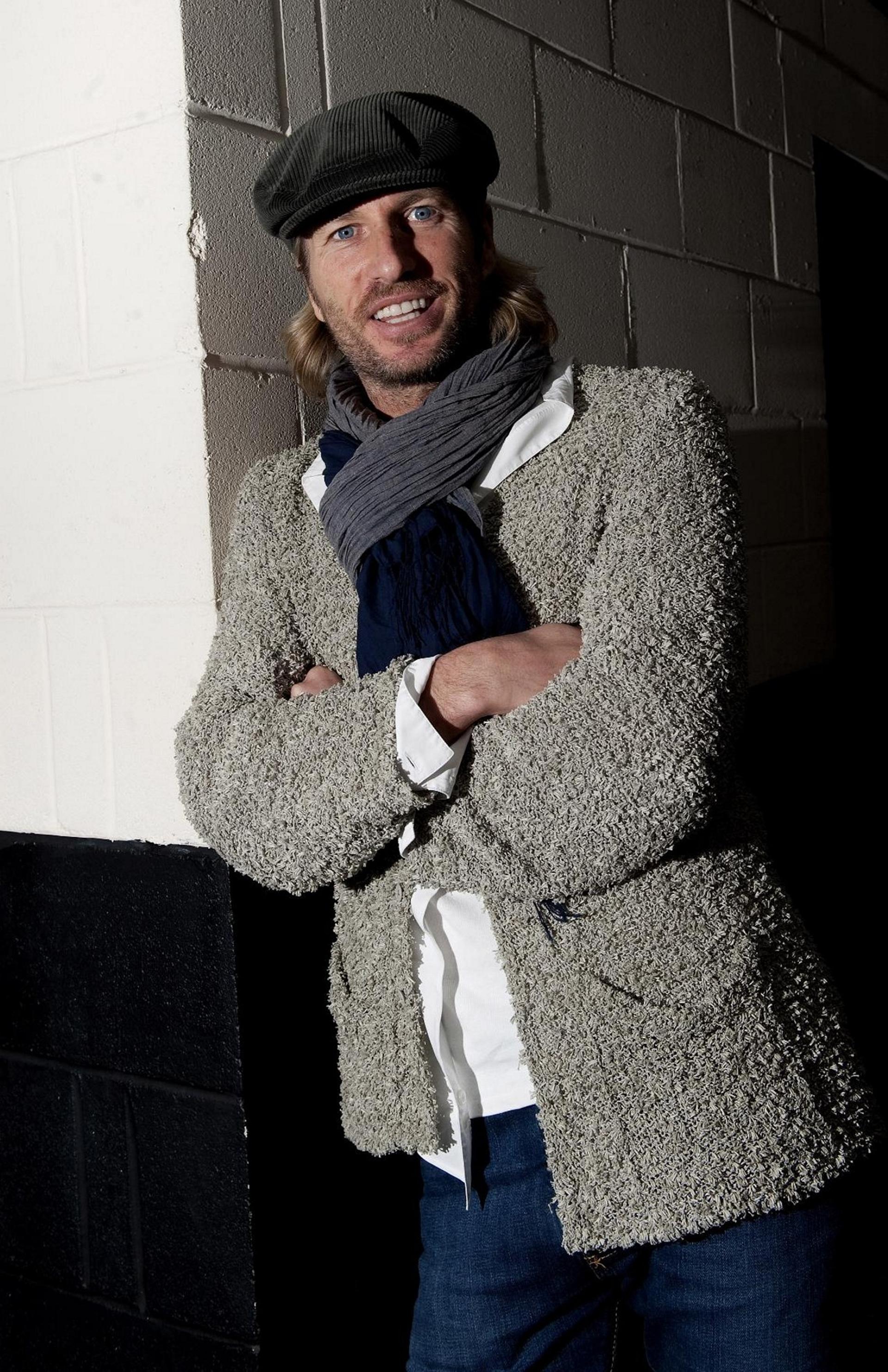 ROBBIE SAVAGE AND BEN COLLINS TAKE ON VOLKSWAGEN VAN CHALLENGE