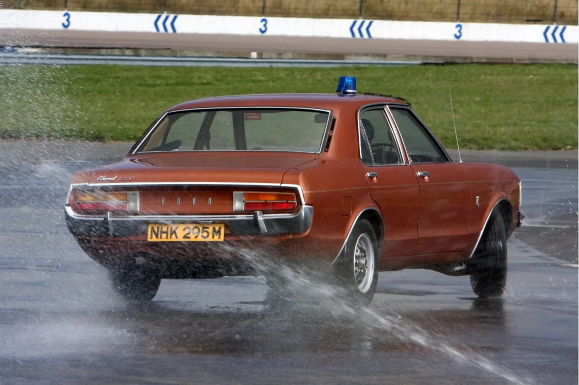 Rockingham 1975 Ford Consul