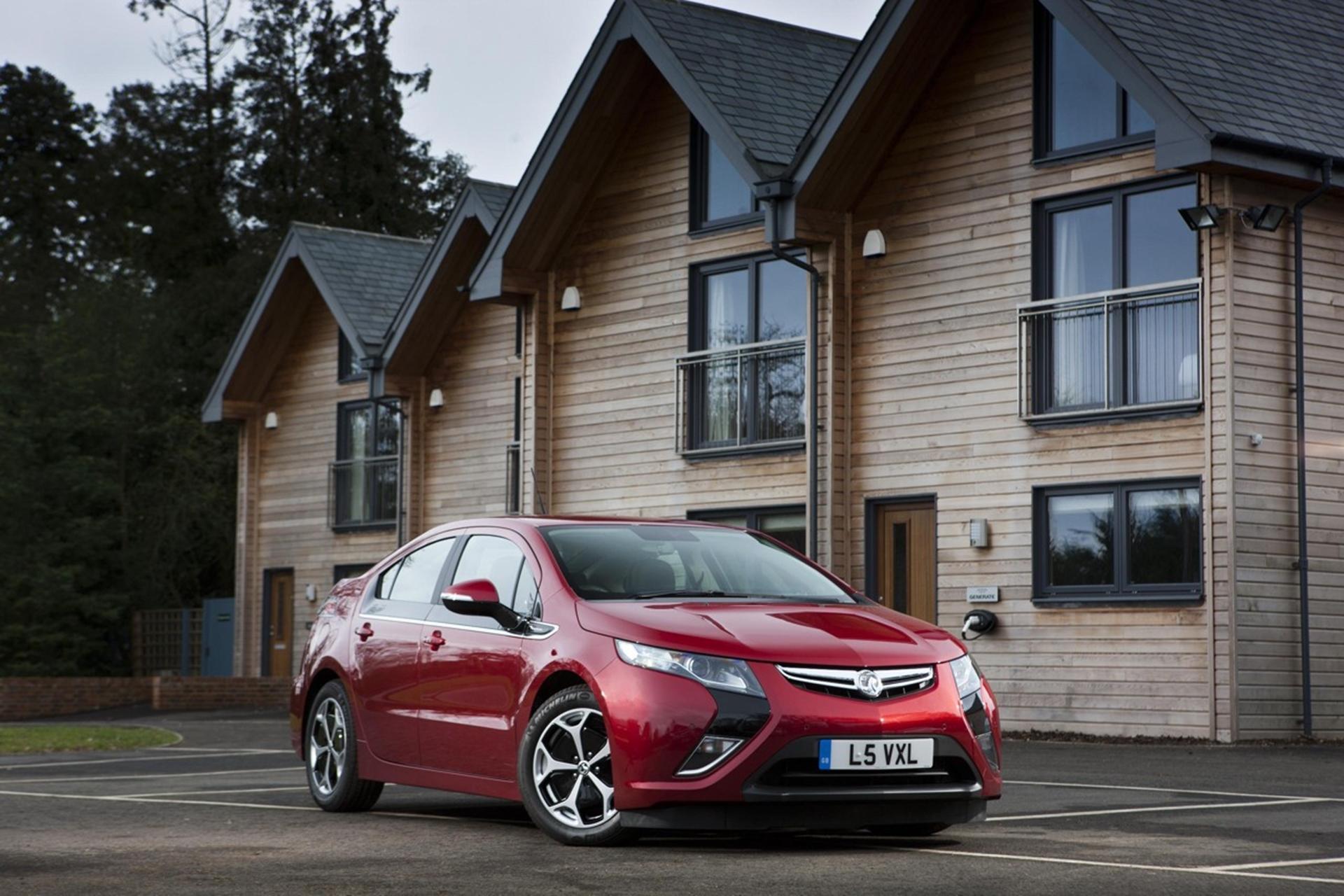 SUNDAY TIMES GIVES VAUXHALL AMPERA TOP ECO AWARD