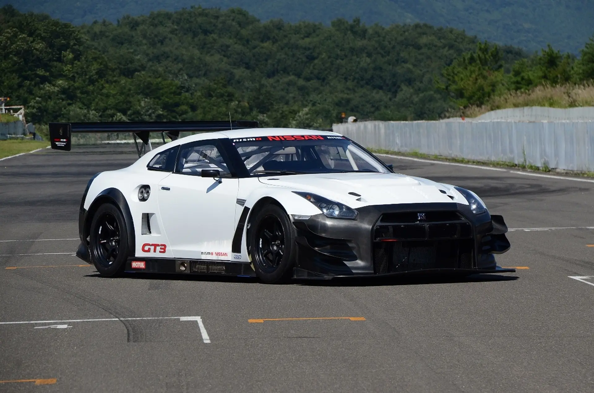 Nissan GT-R