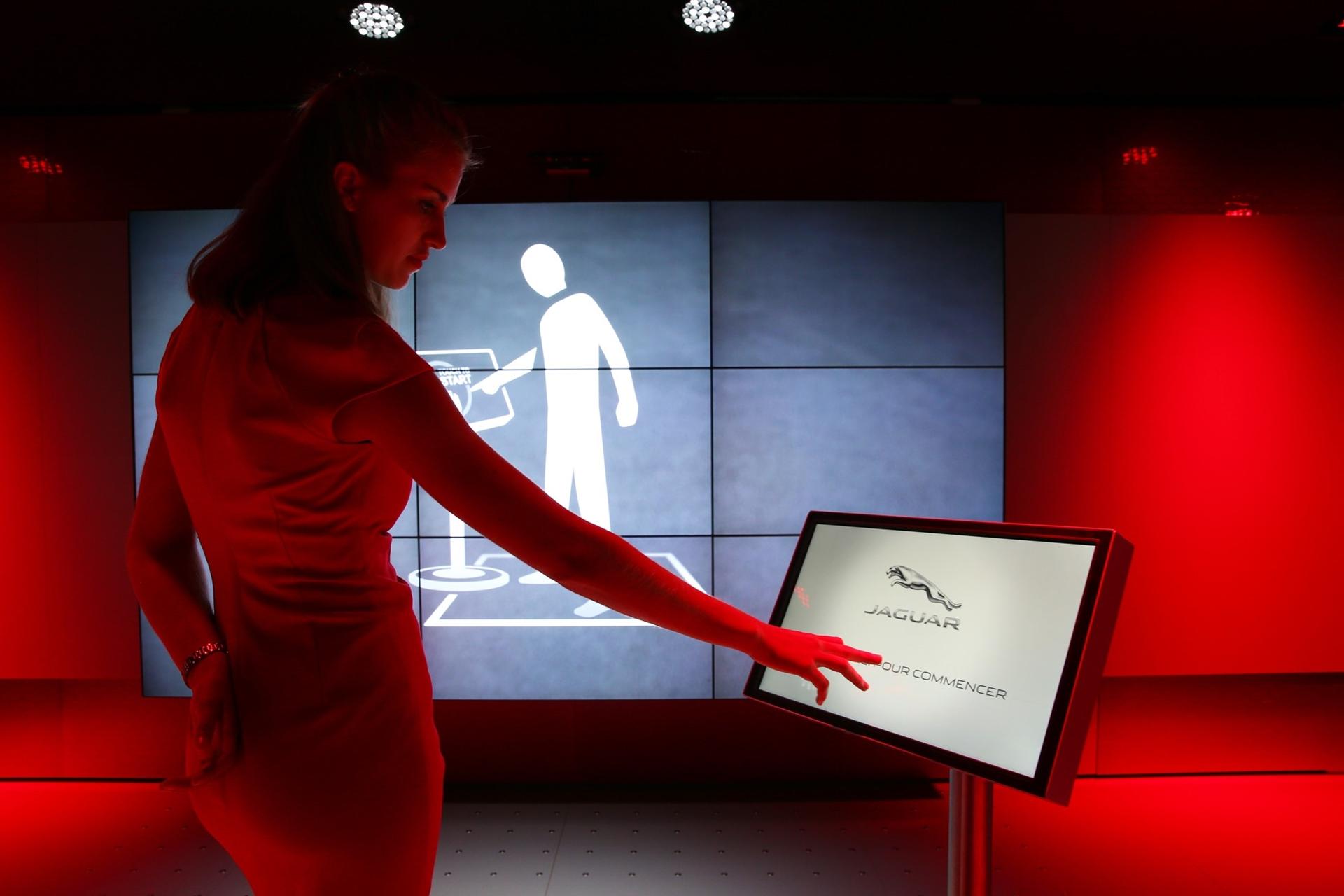 3D JAGUAR LAND ROVER VIRTUAL TOUR EXPERIENCE