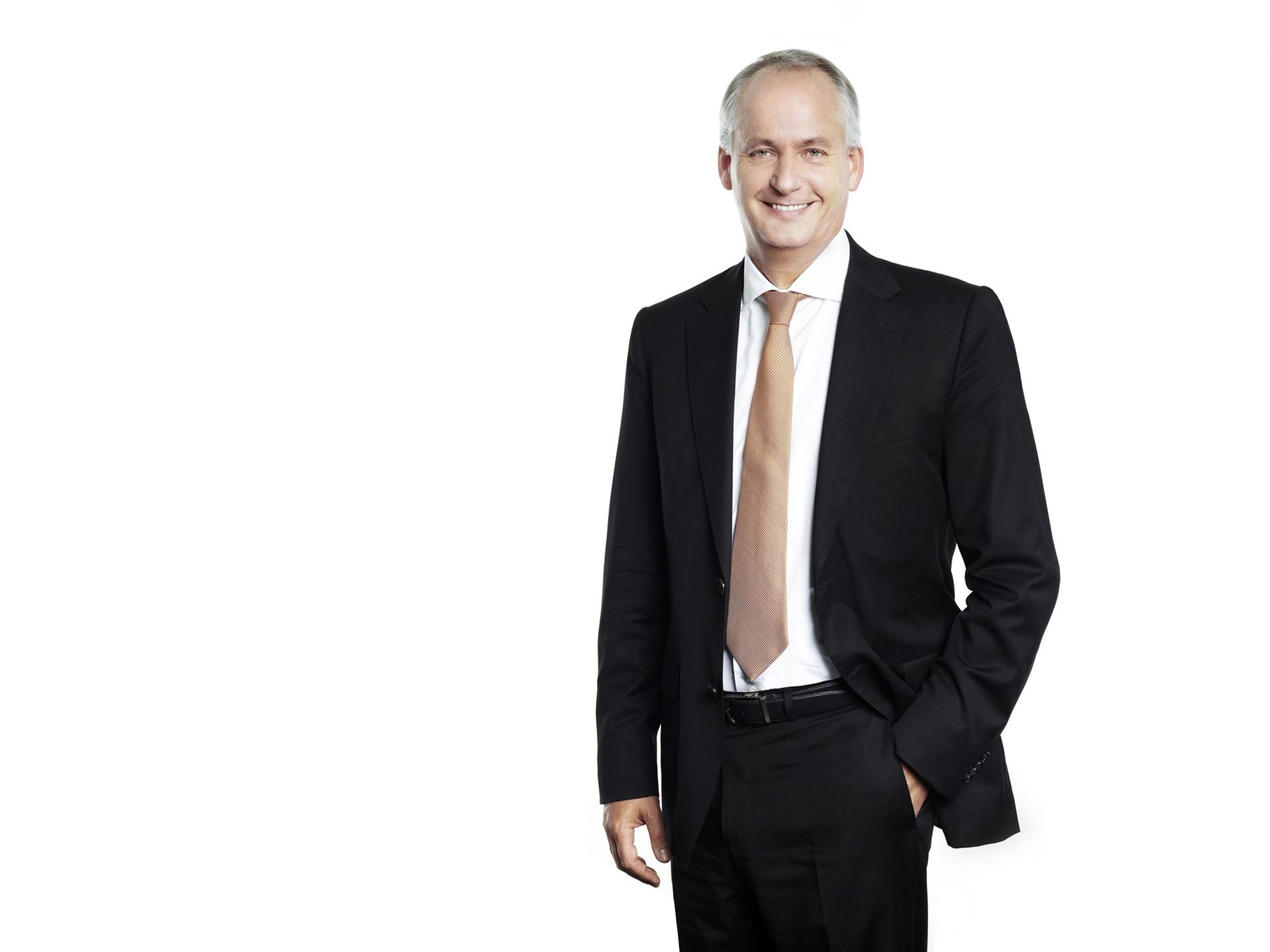 Daimler Supervisory Board appoints Hubertus Troska as Board of Management Member for China and extends contract of Andreas Renschler