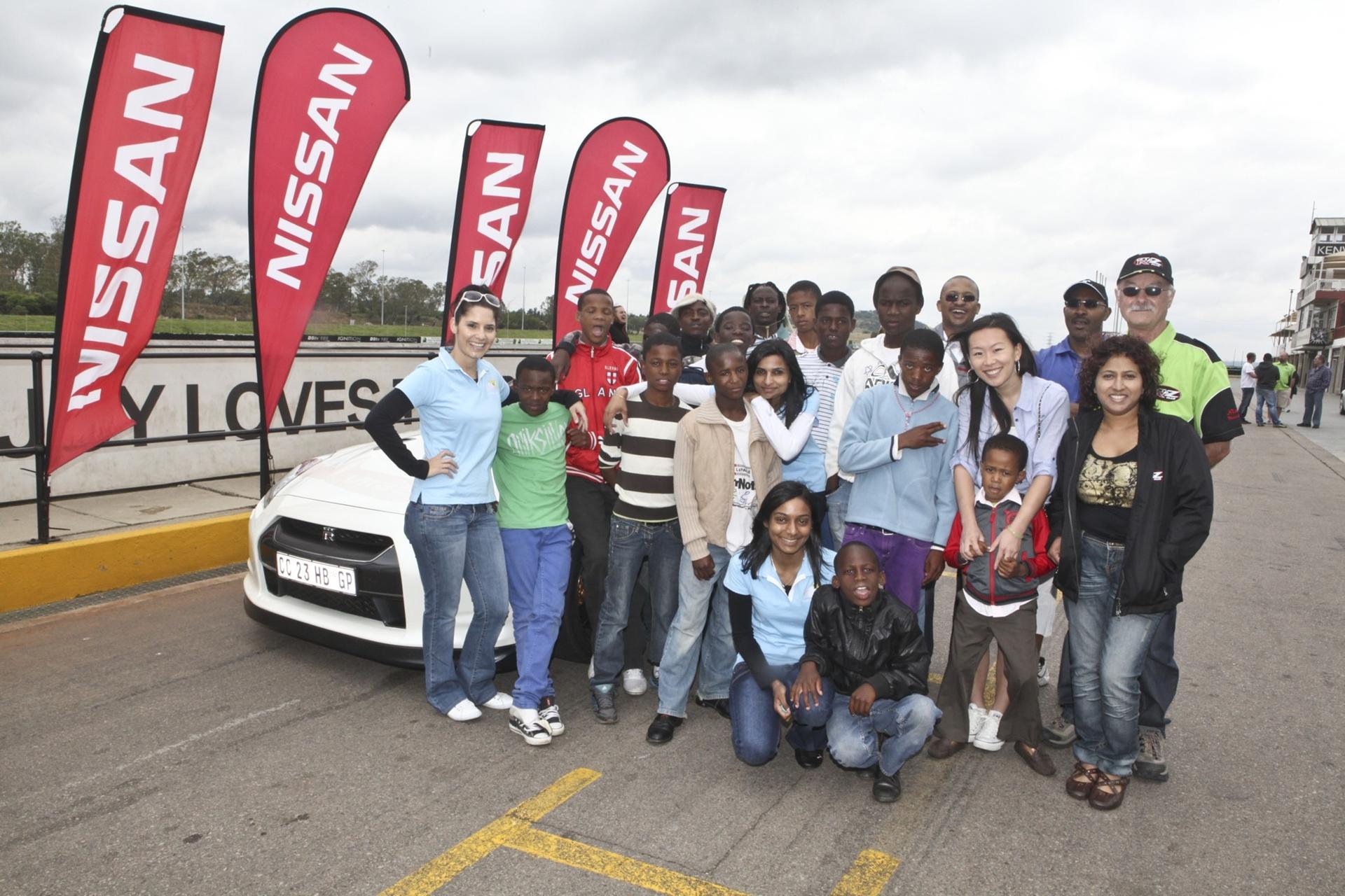NISSAN AND GTR Z CLUB HELP BOYS REALISE A DREAM ON WORLD AIDS DAY