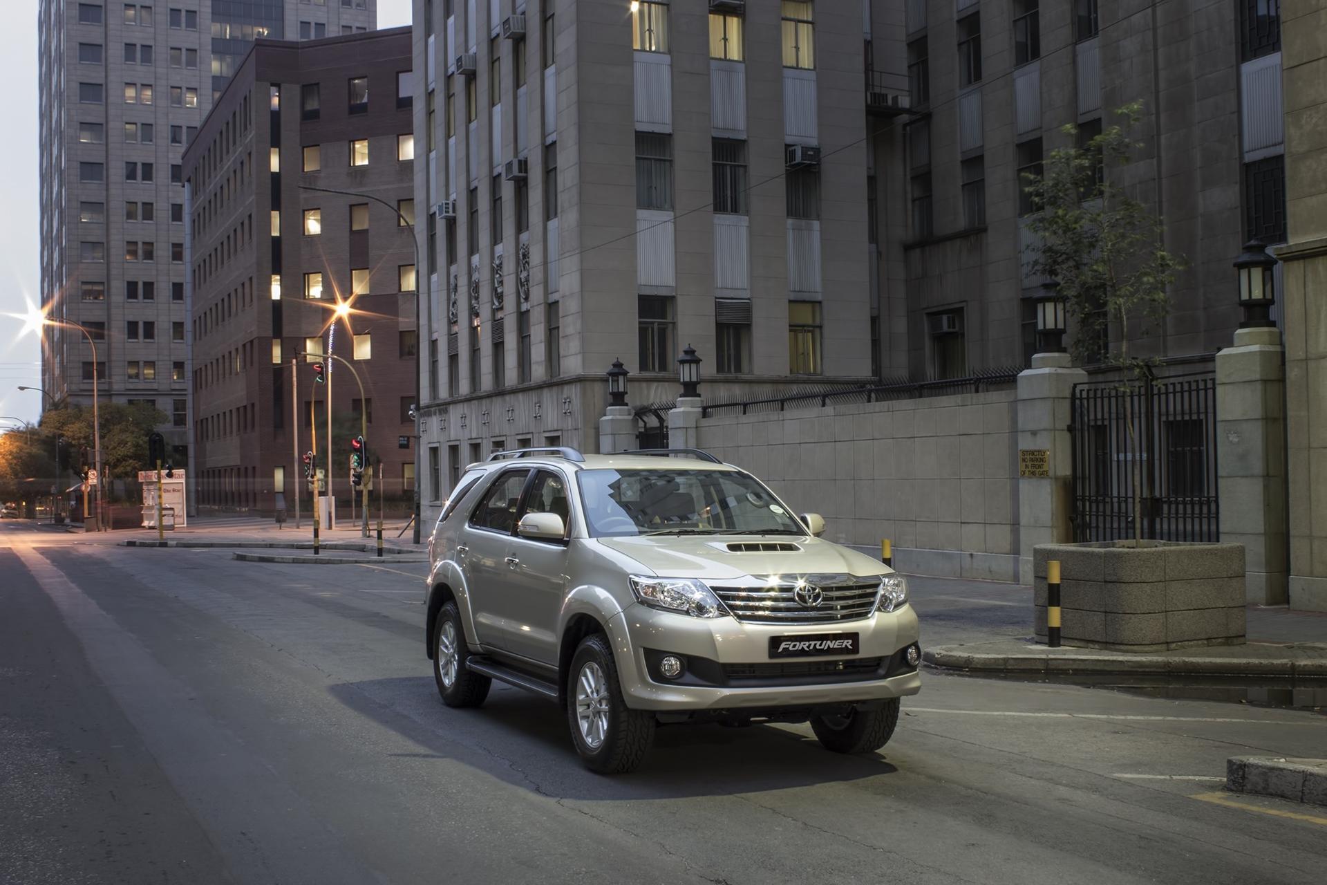 Toyota Fortuner 2013