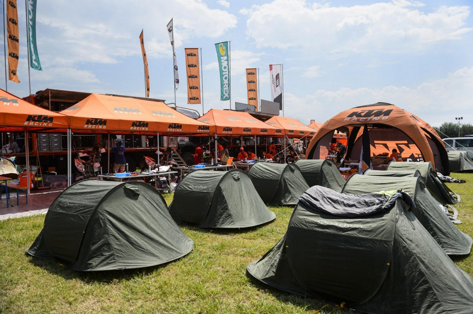 Riaan van Niekerk and Darryl Curtis at the Dakar 2013 Rally in South America