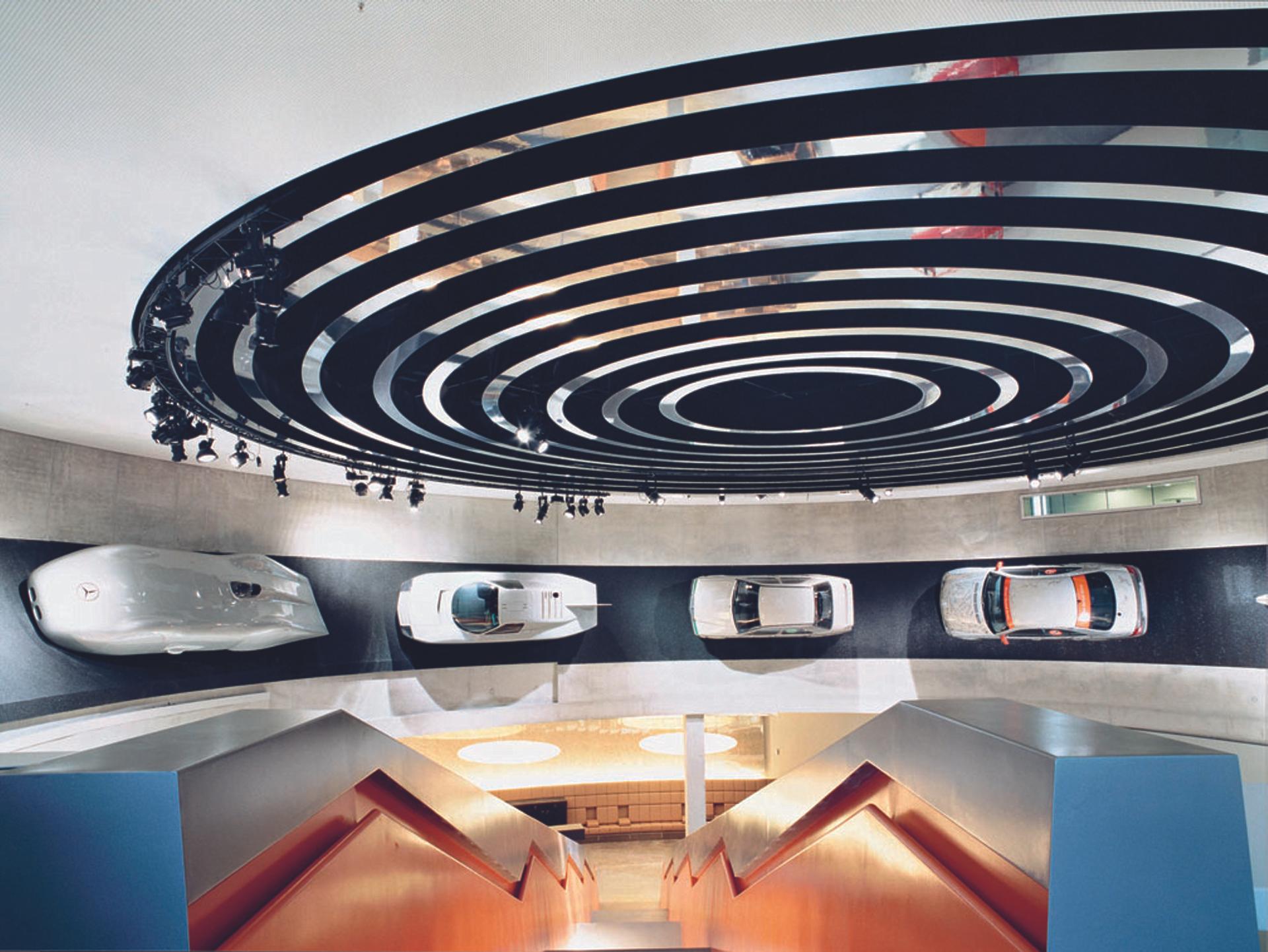 Mercedes-Benz W 125 record-breaking car: 432.7 km/h – a world record for 75 years