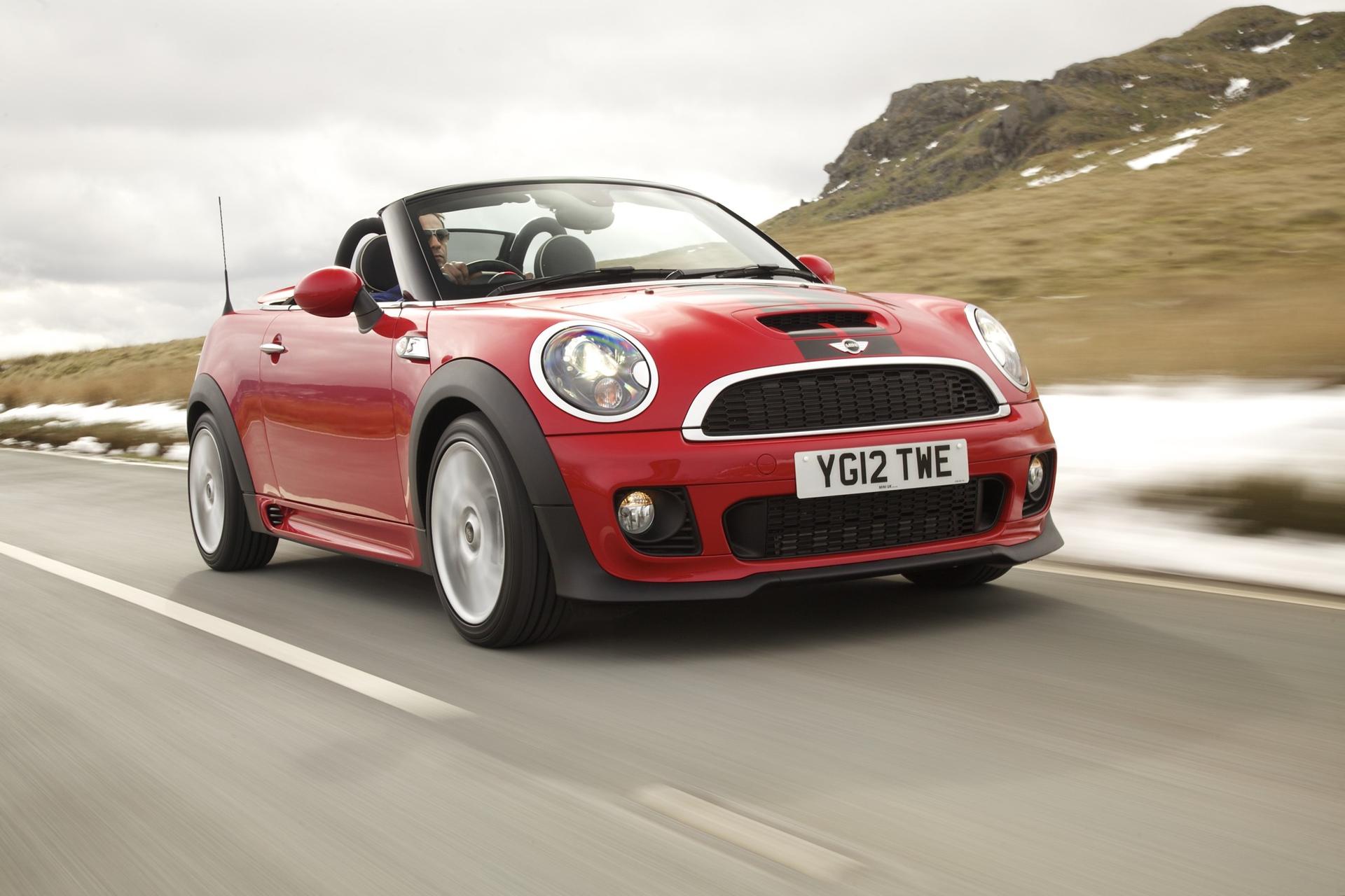 MINI ROADSTER NAMED BEST OPEN-TOP AT WHAT CAR? AWARDS