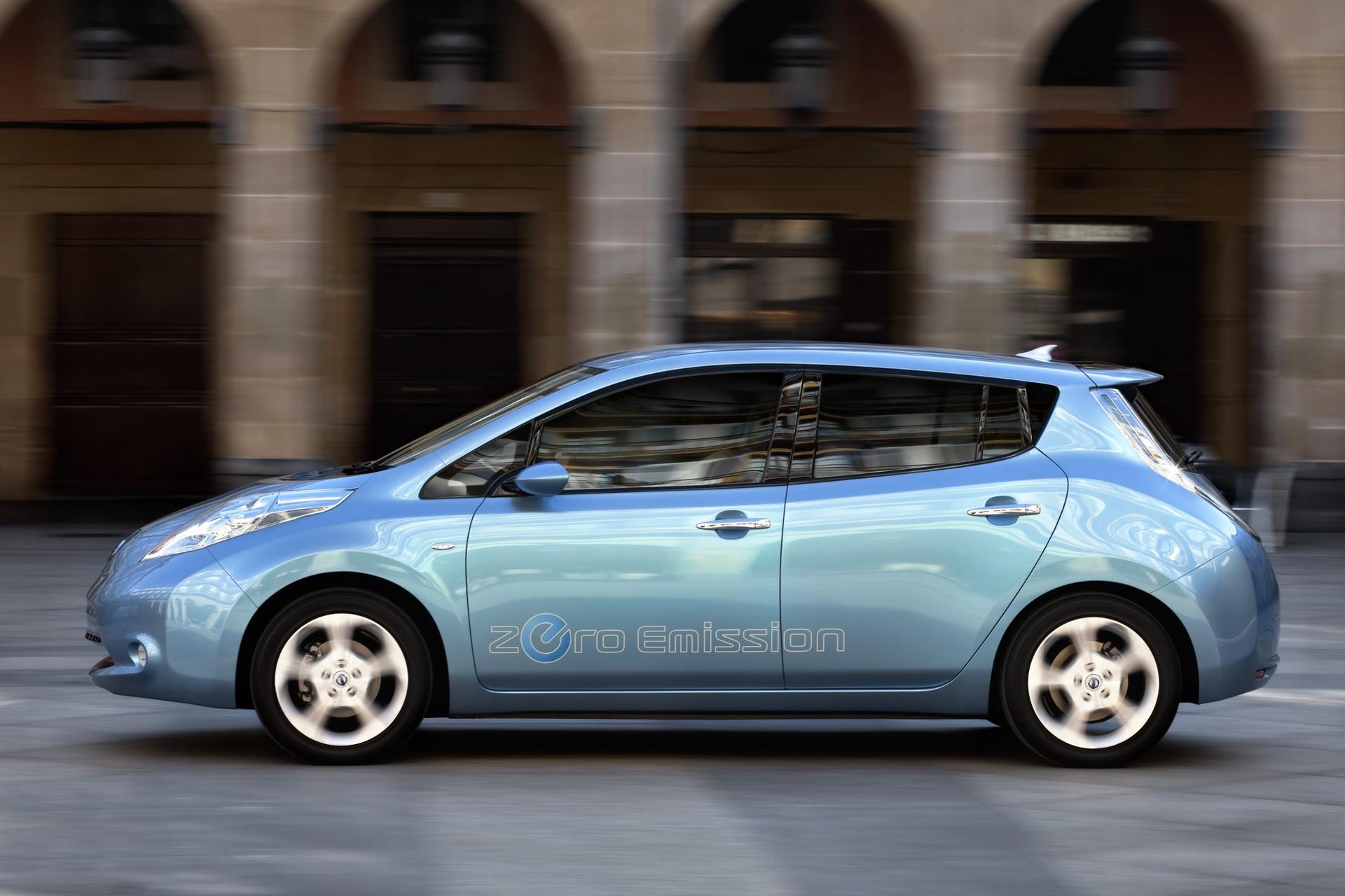 NISSAN LEAF LEADING THE ELECTRIC REVOLUTION