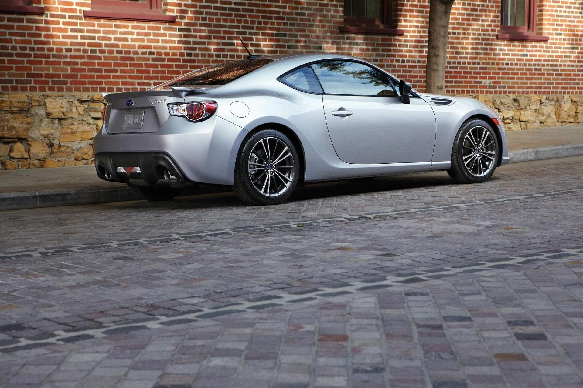 SUBARU BRZ NAMED CARS.COM BEST OF 2013 WINNER