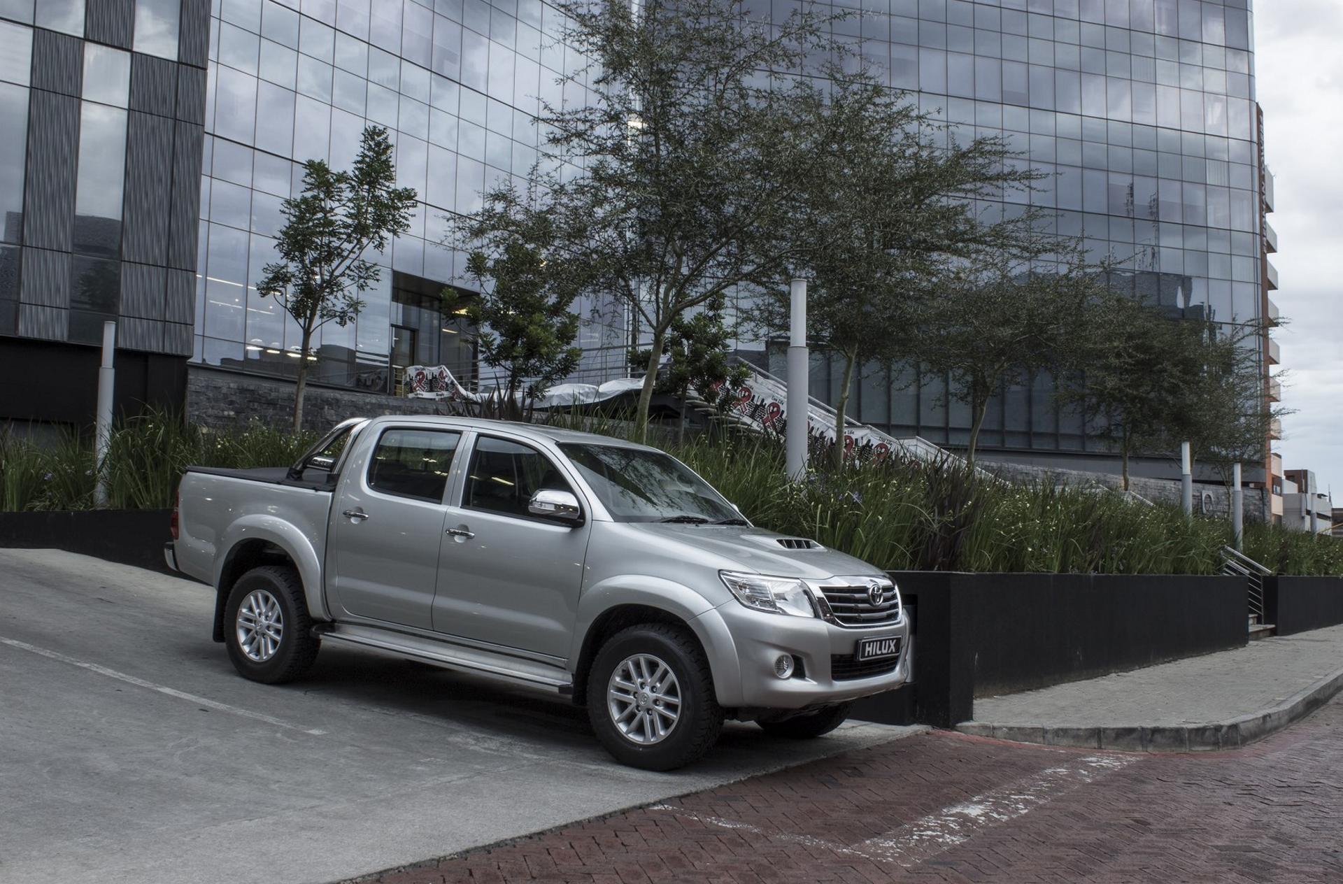 TOYOTA SOUTH AFRICA ENDS 2012 AS MARKET LEADER FOR 33 CONSECUTIVE YEARS