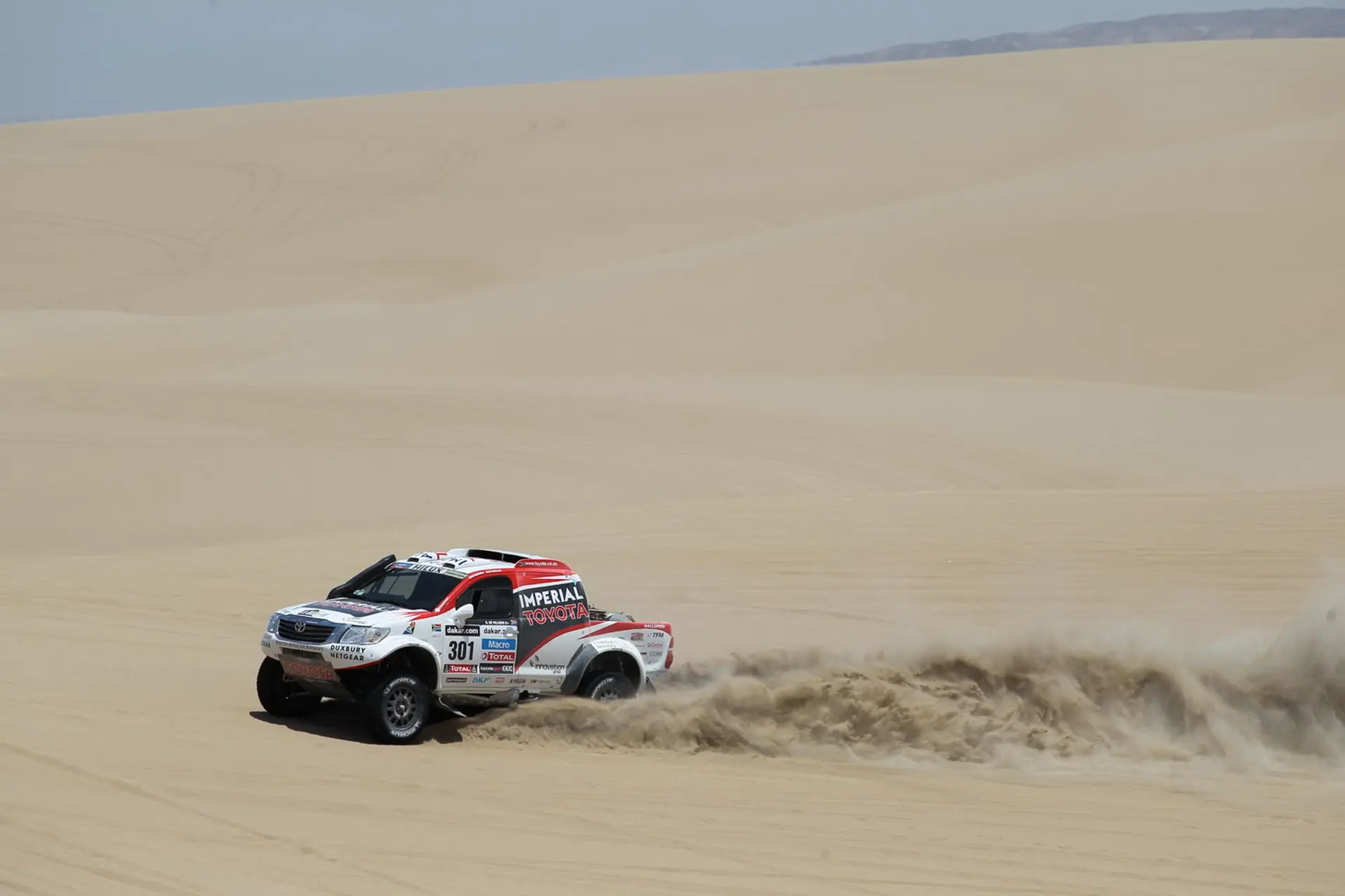 Toyota-Dakar-2013-08