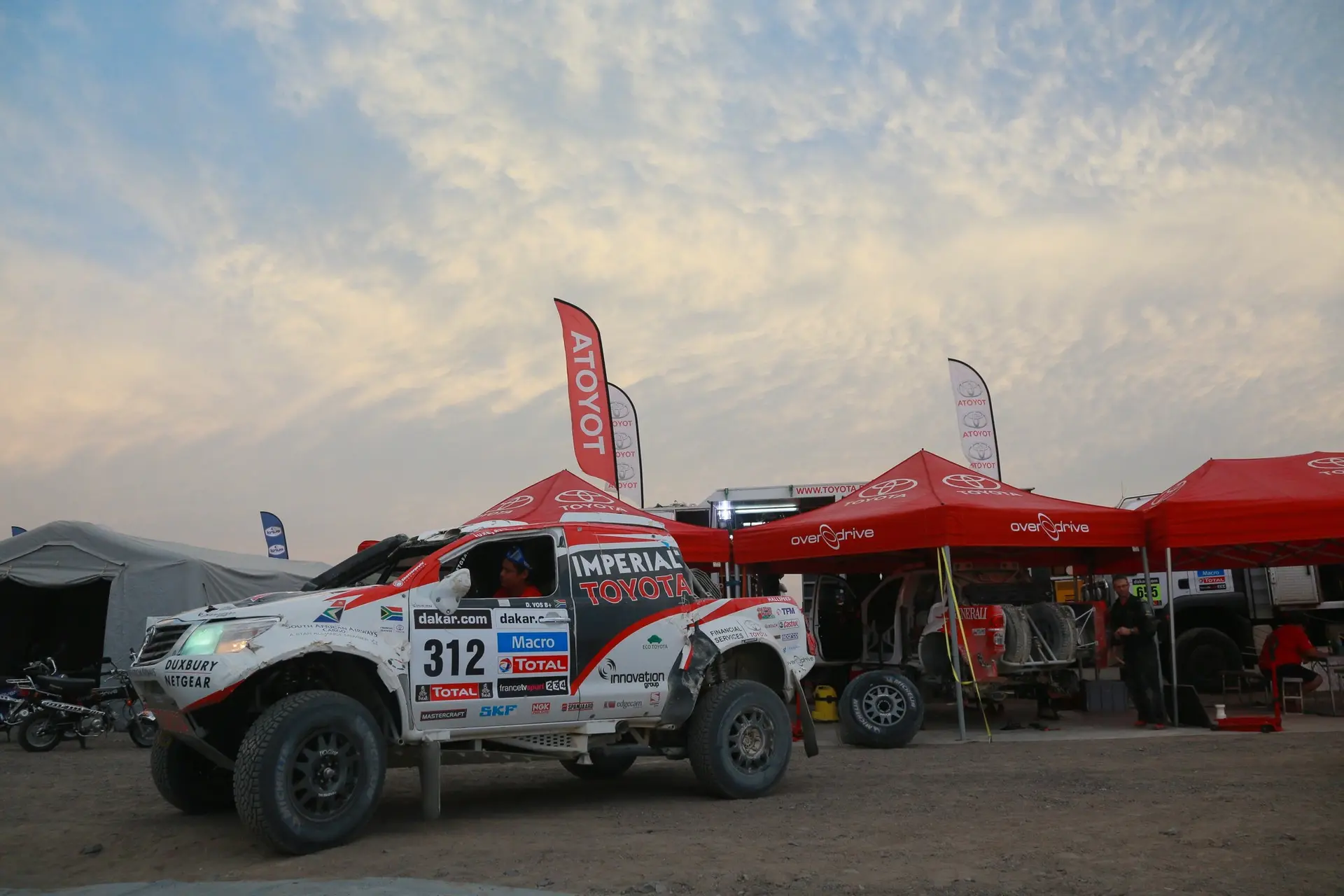 Toyota-Dakar-2013-10