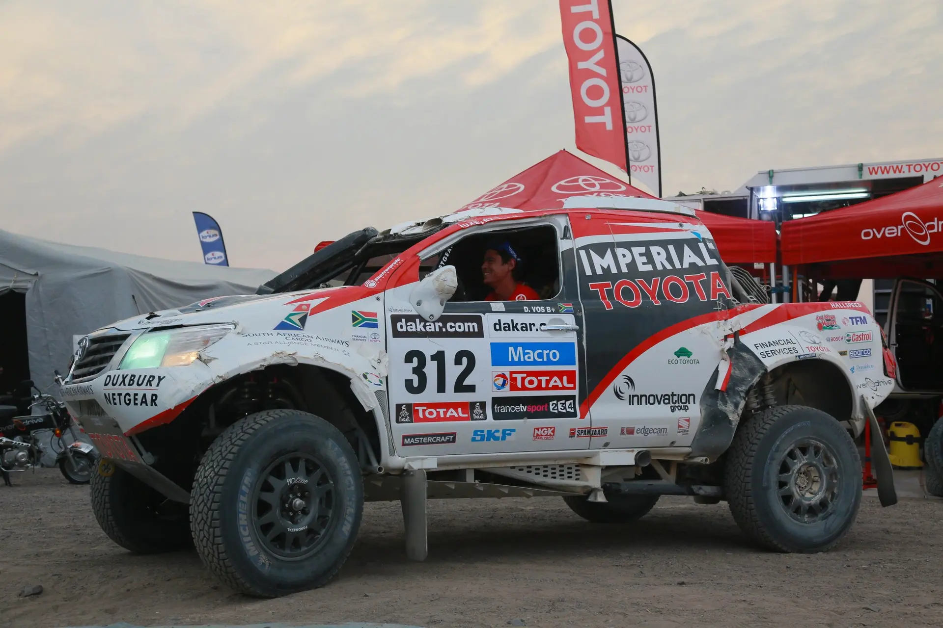 Toyota-Dakar-2013-11