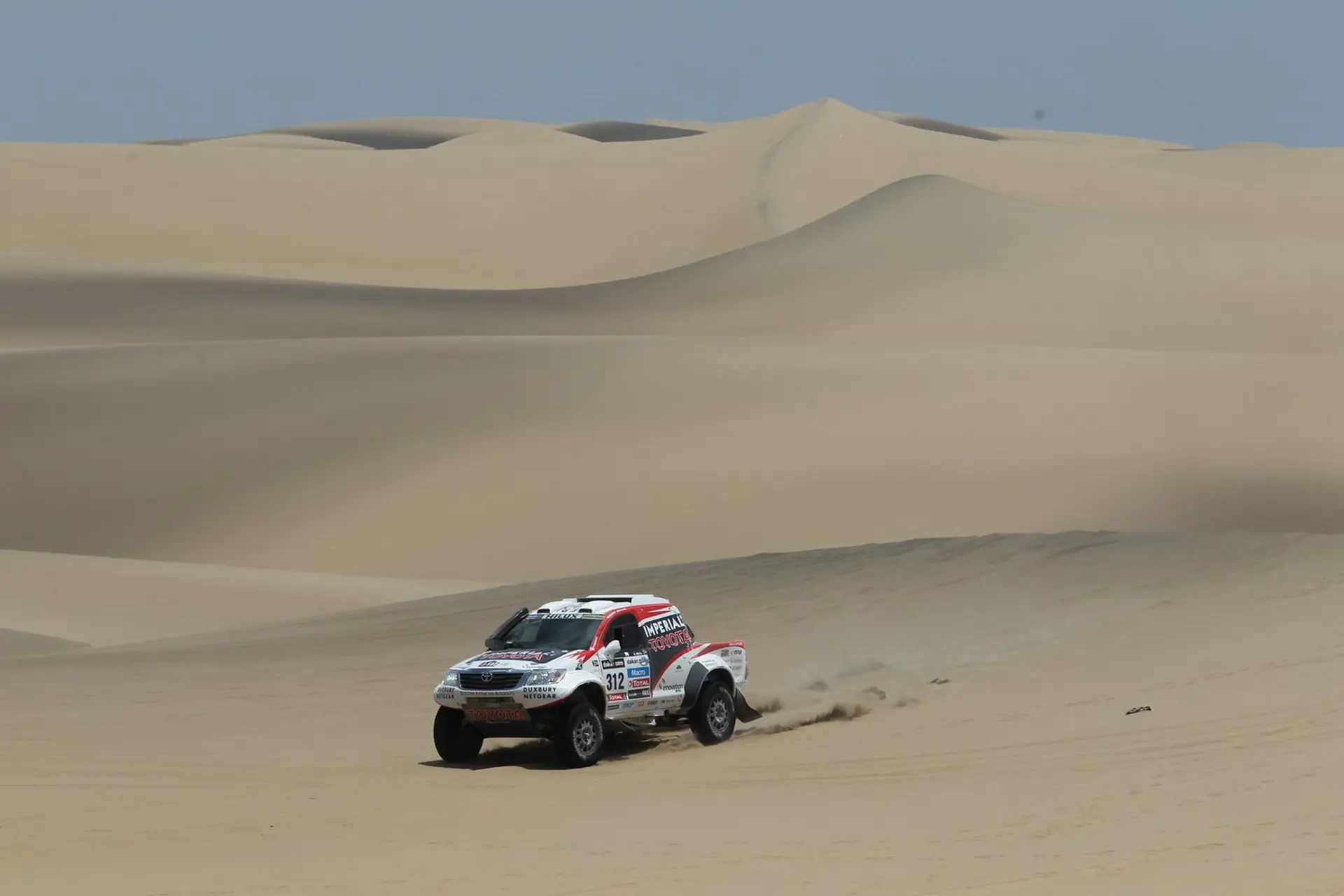Toyota-Dakar-2013-14