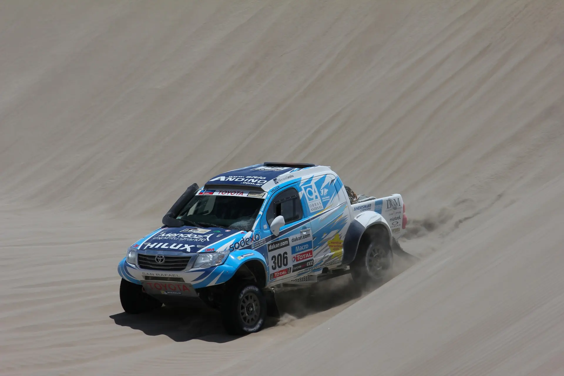 Toyota-Dakar-2013-19