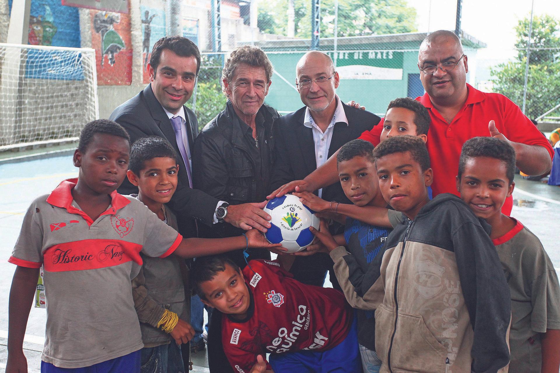 Volkswagen workforce initiative “A chance to play” supports disadvantaged children and youth in Brazil
