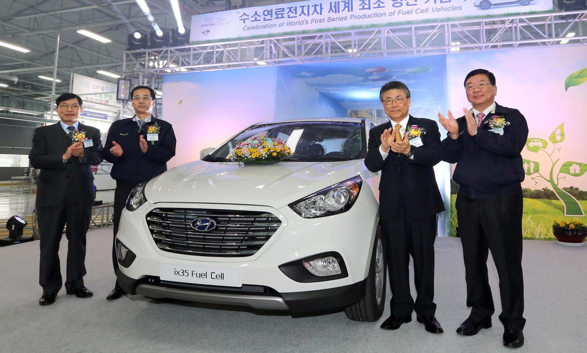 HYUNDAI ZERO-EMISSIONS FUEL CELL VEHICLES