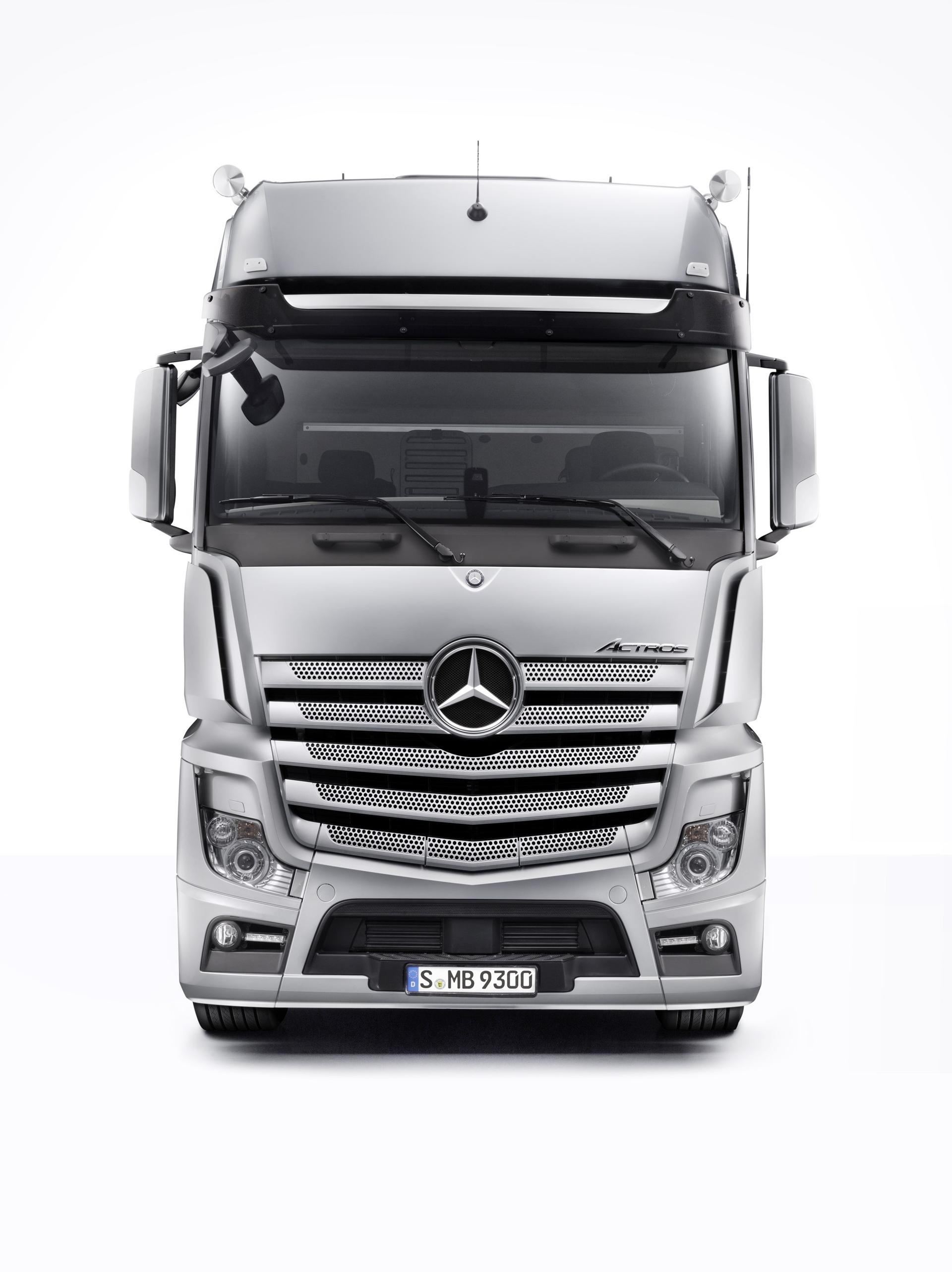 Mercedes-Benz Actros wins international design award once again