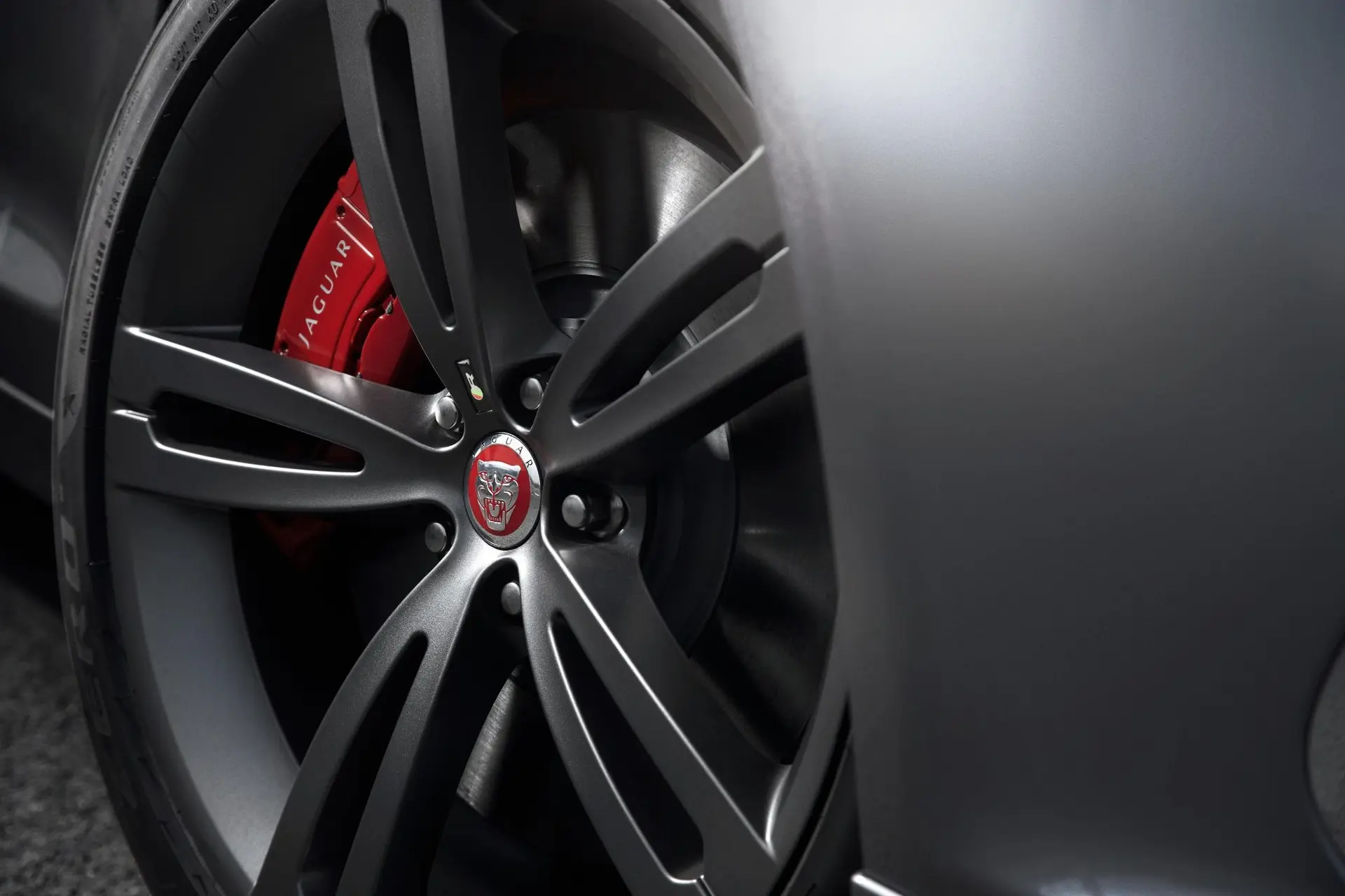Jaguar XJR wheel