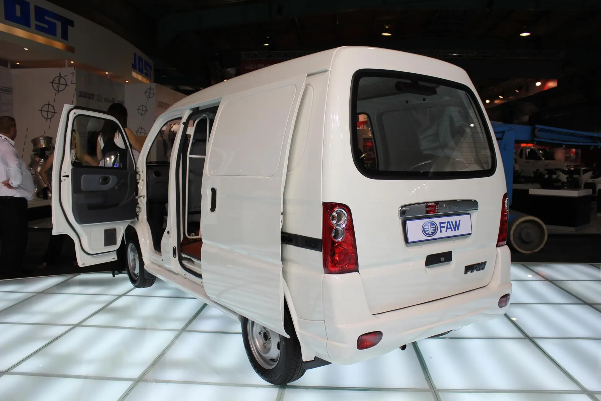 Faw johannesburg motor show 10