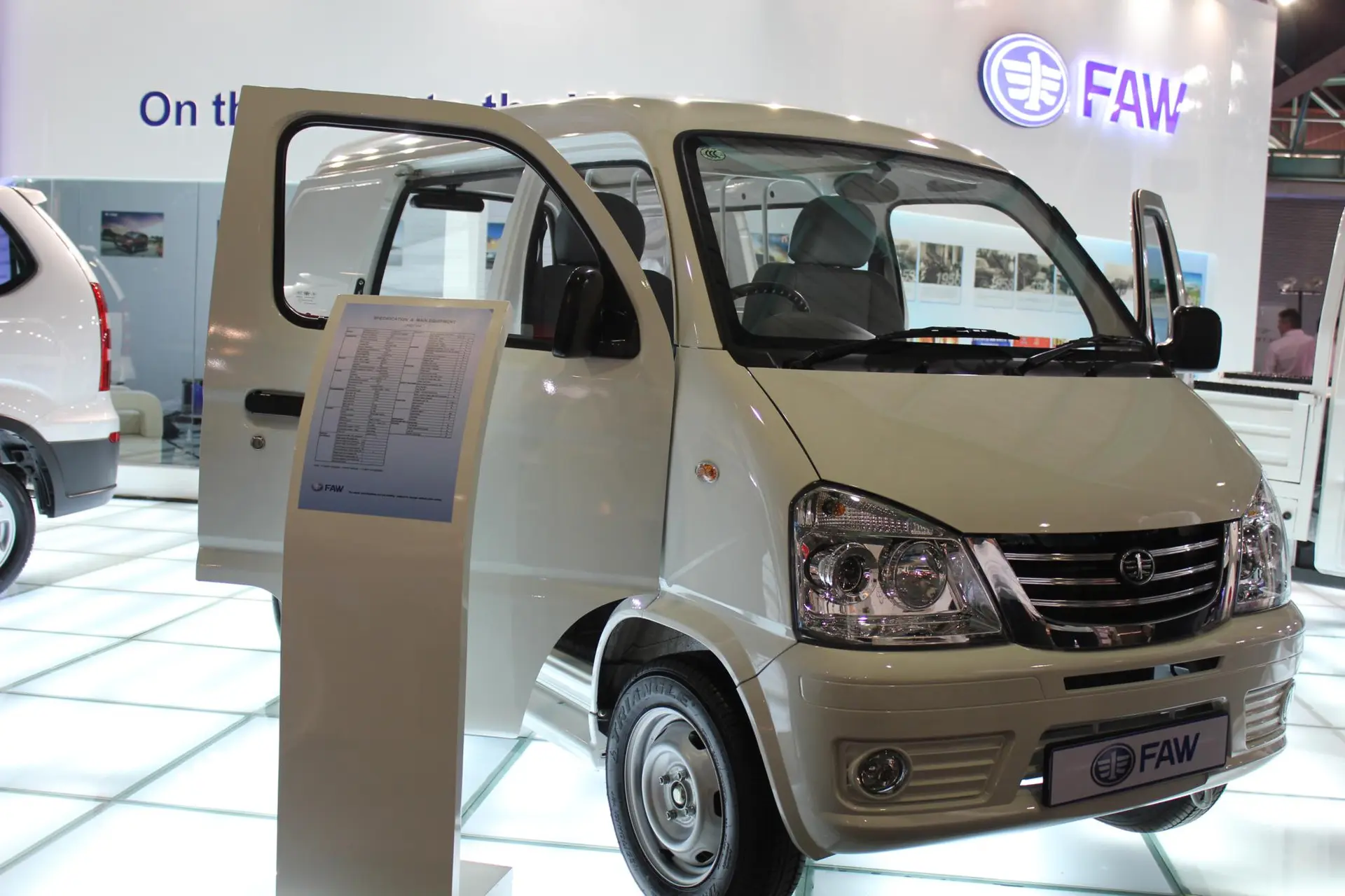 Faw johannesburg motor show 12