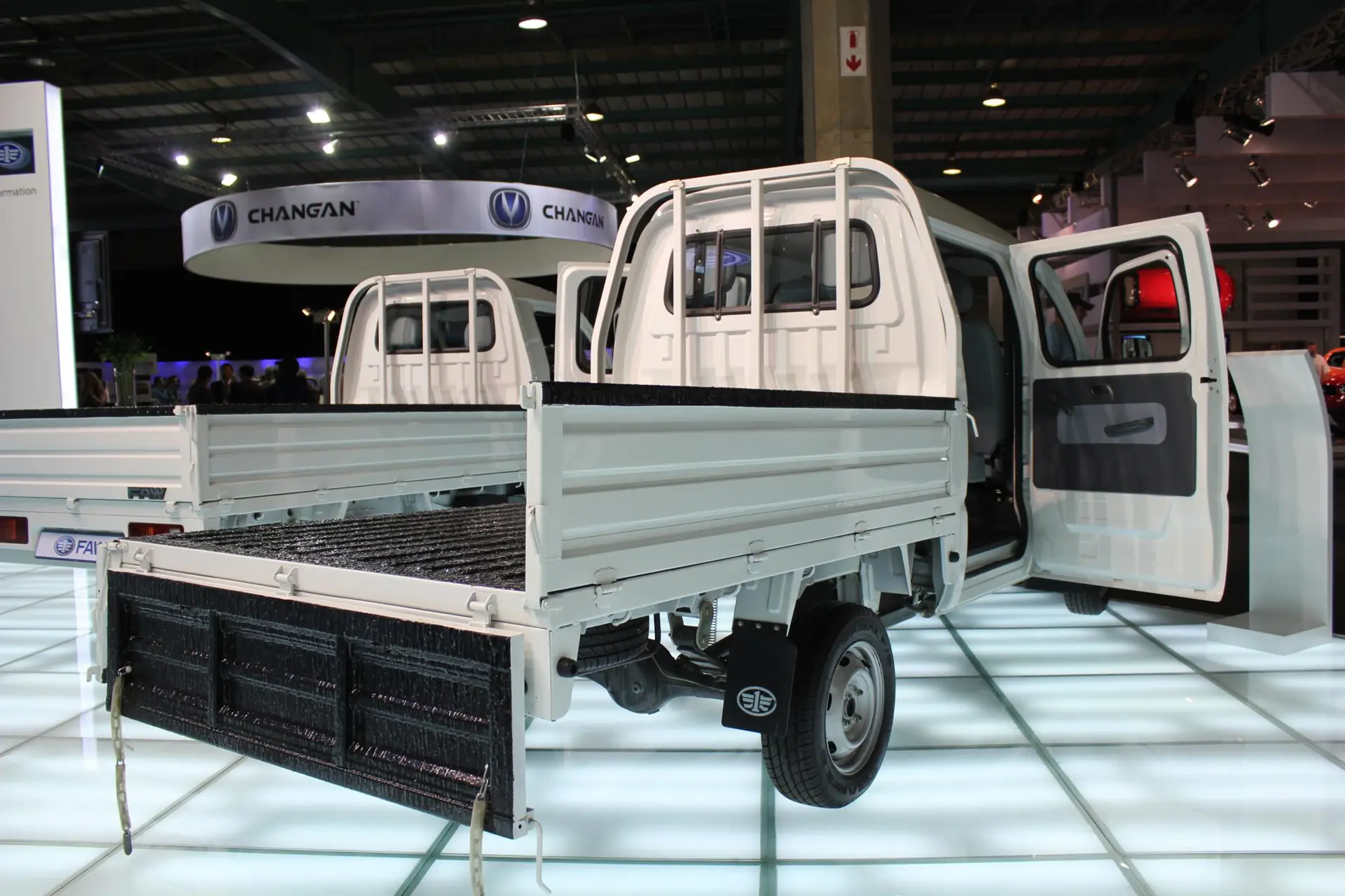 Faw johannesburg motor show 13