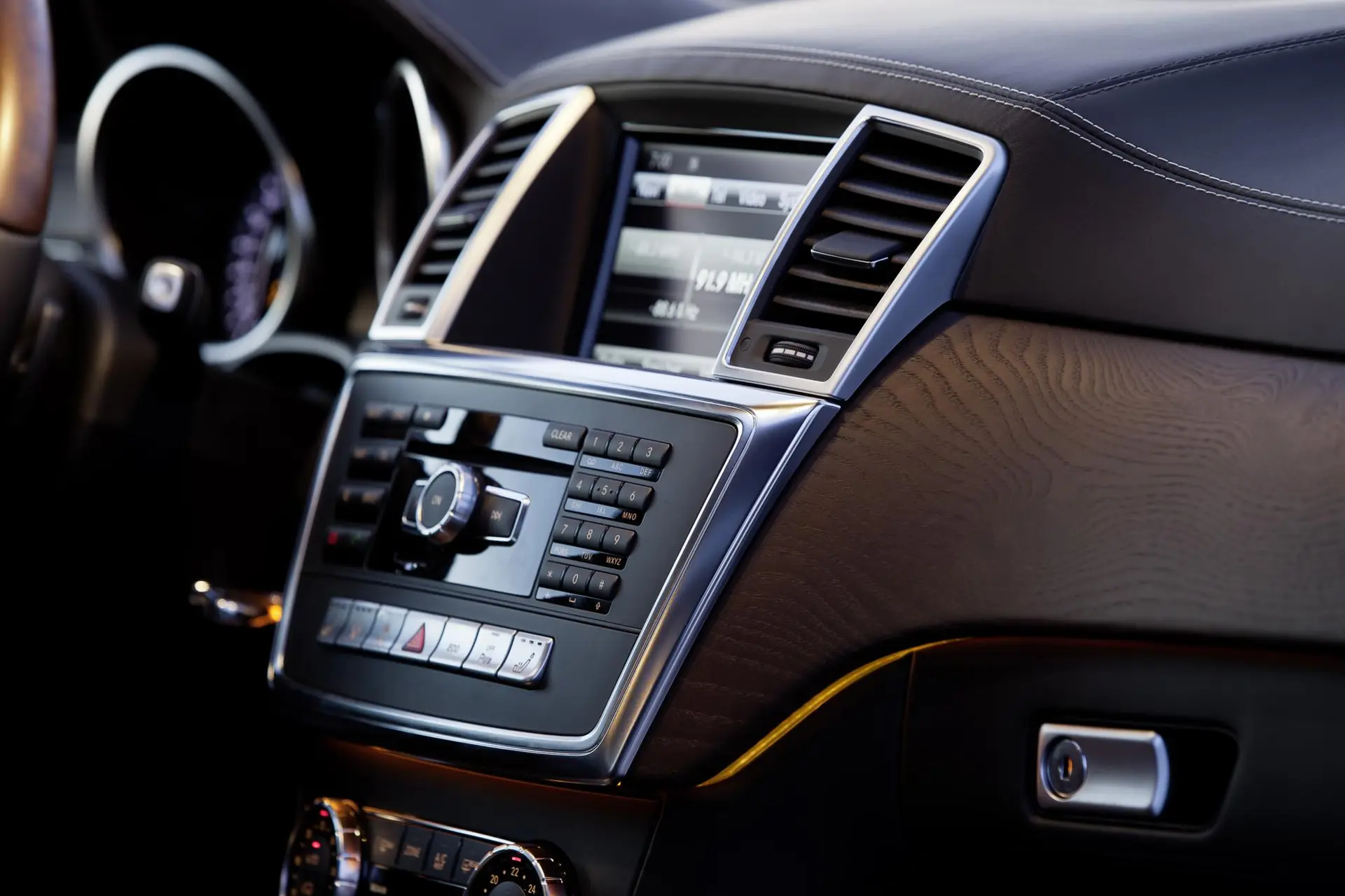 Mercedes-Benz GL Sound