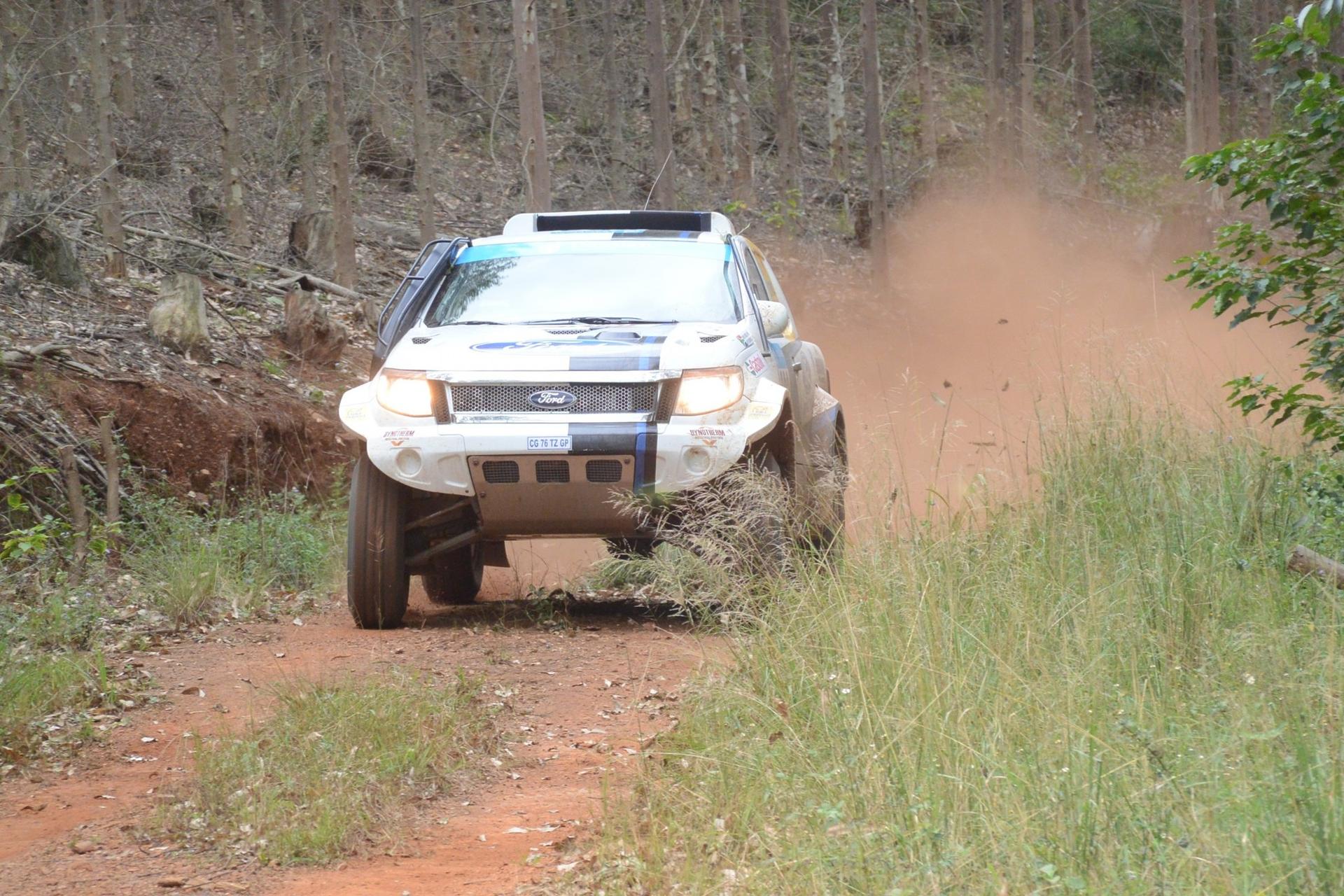Ford crew take tight grip on Nkomazi 400