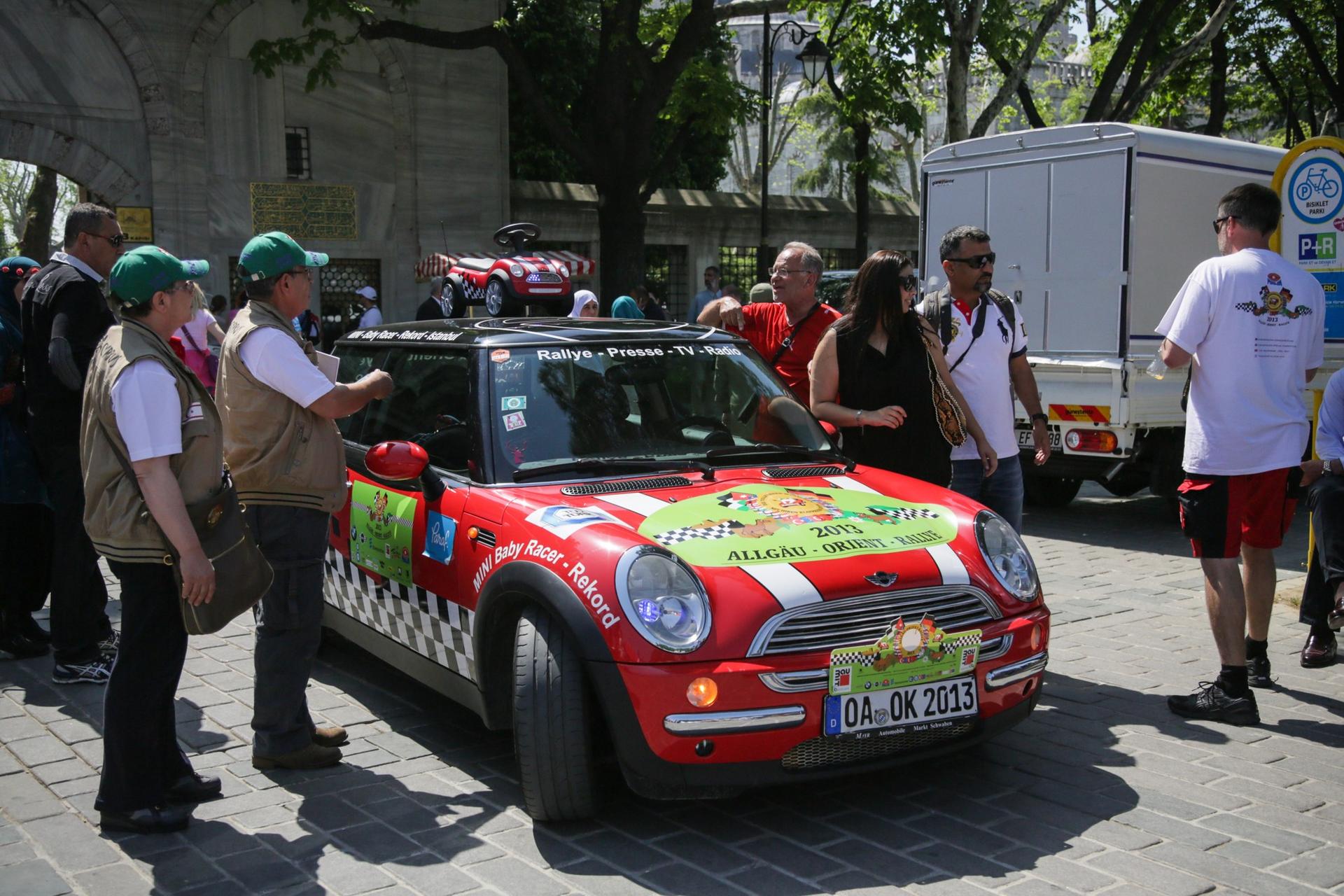 350 BABY Mini’s to race