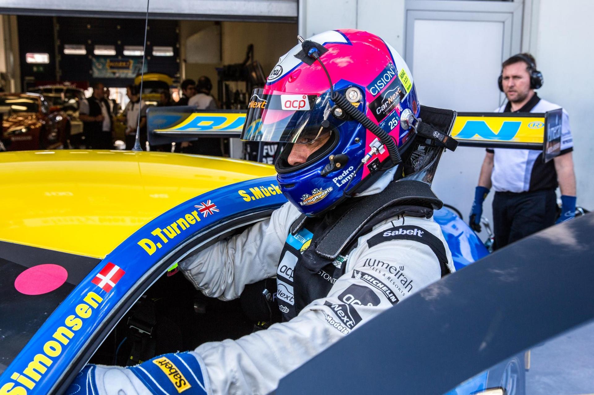 ASTON MARTIN QUALIFIES ON THE FRONT ROW FOR NÜRBURGRING 24 HOURS