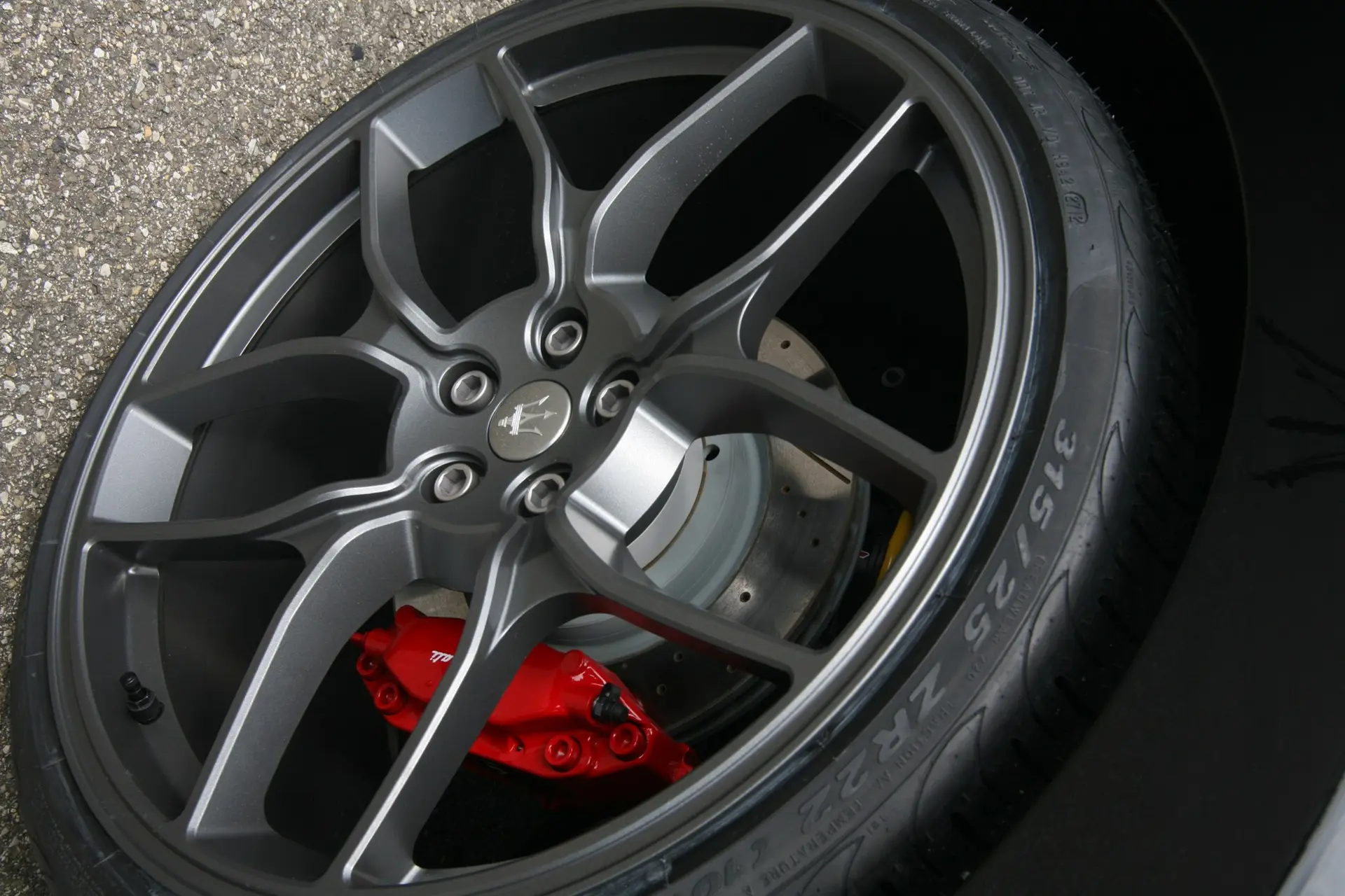 Maserati GranCabrio Tyres