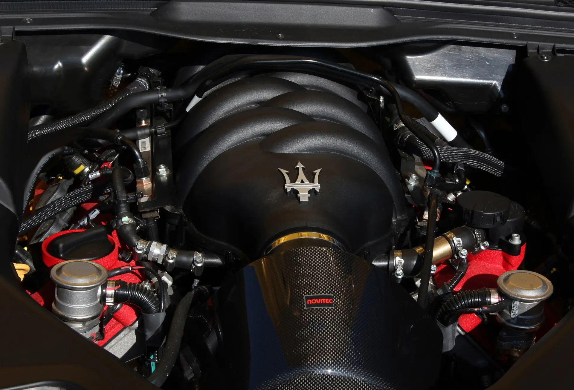 Maserati GranCabrio V8 Engine