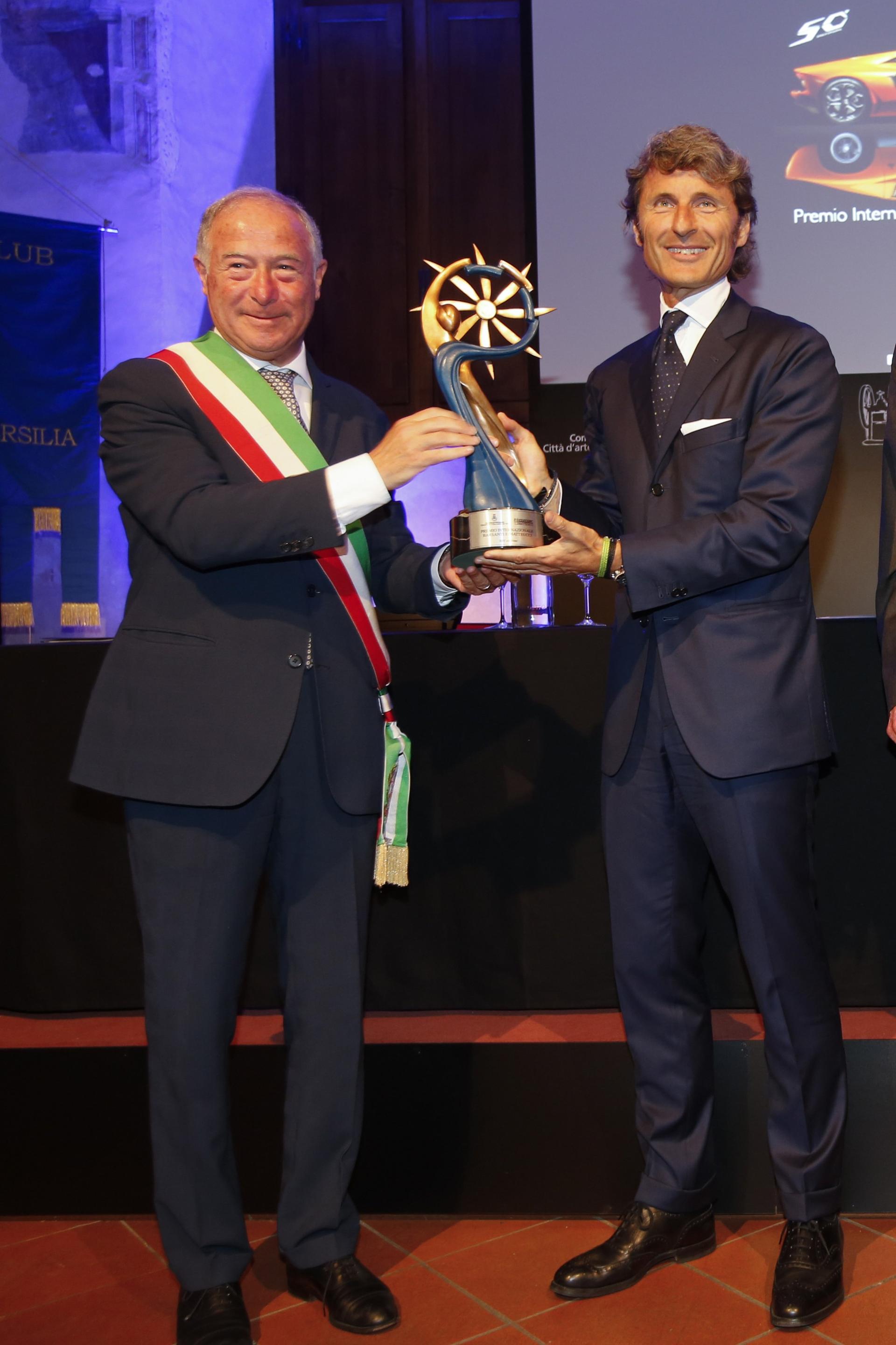 Stephan Winkelmann, President and CEO of Automobili Lamborghini, receives the Premio Internazionale BARSANTI e MATTEUCCI