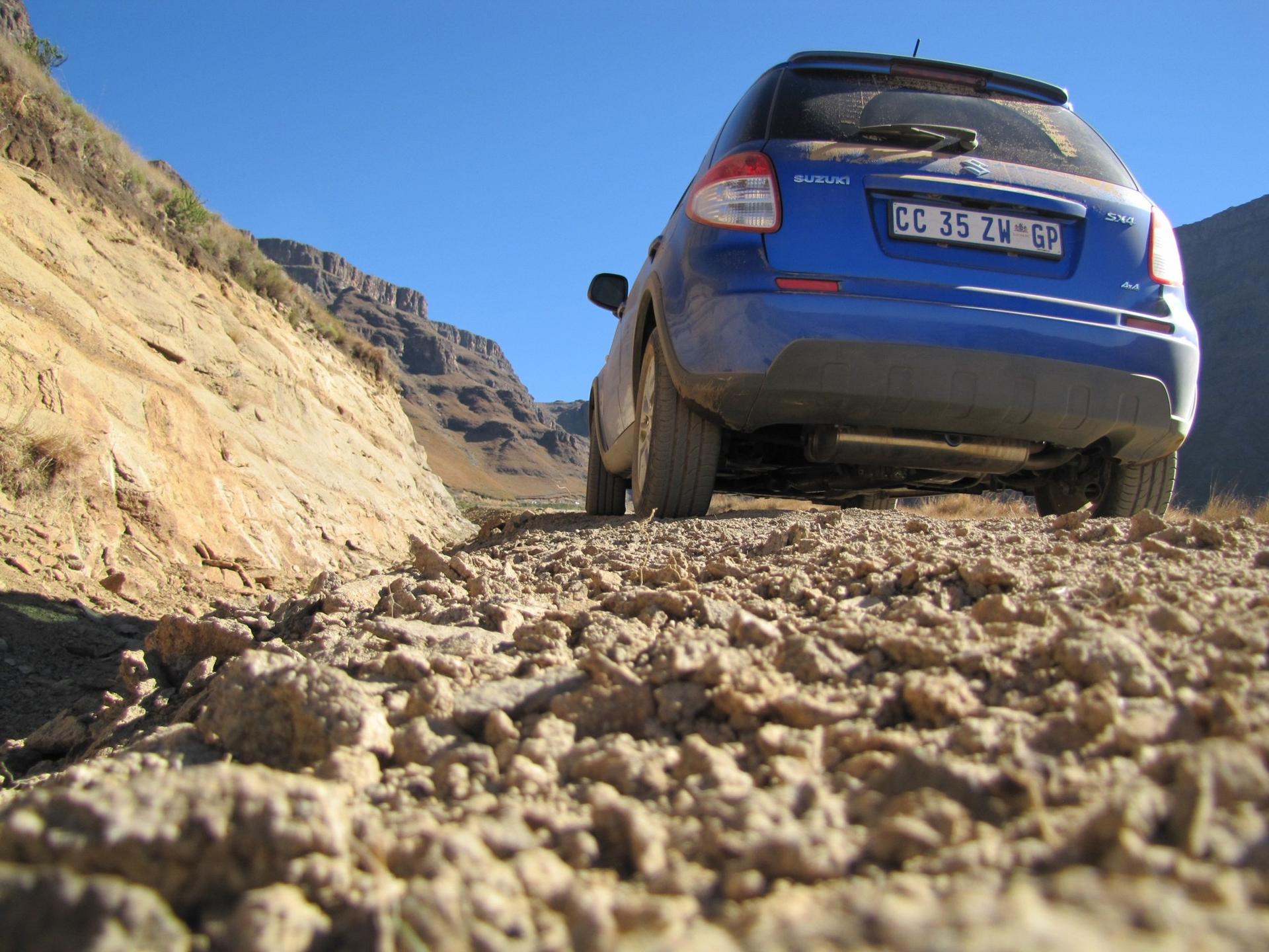 Gutsy Suzuki SX4 conquers Sani Pass