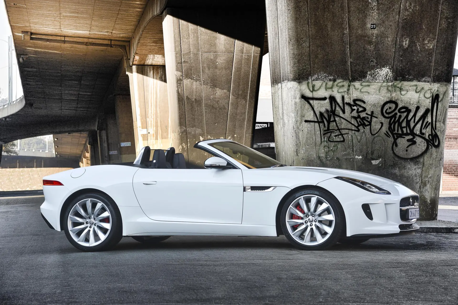 Jaguar f type 09