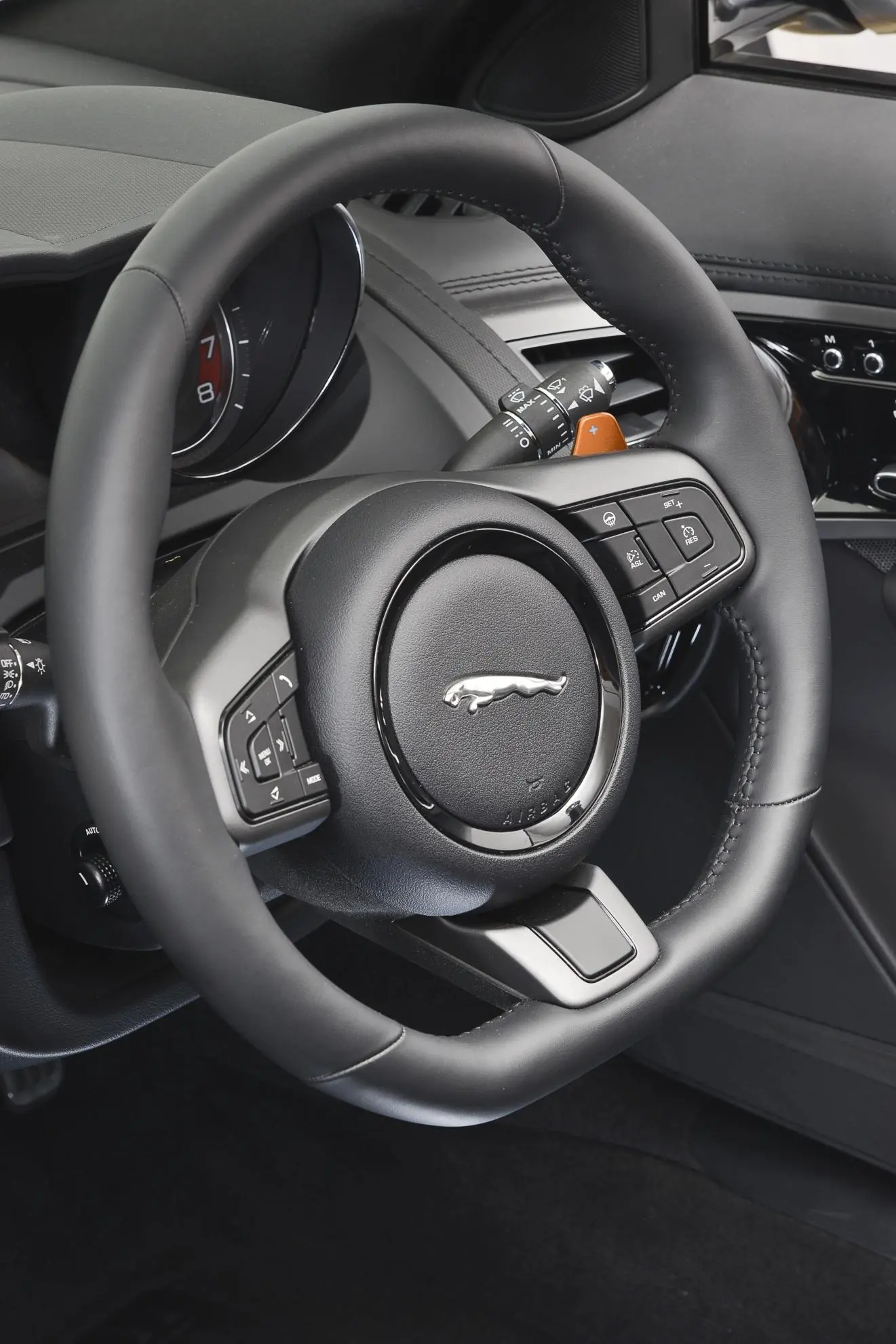 Jaguar f type 135