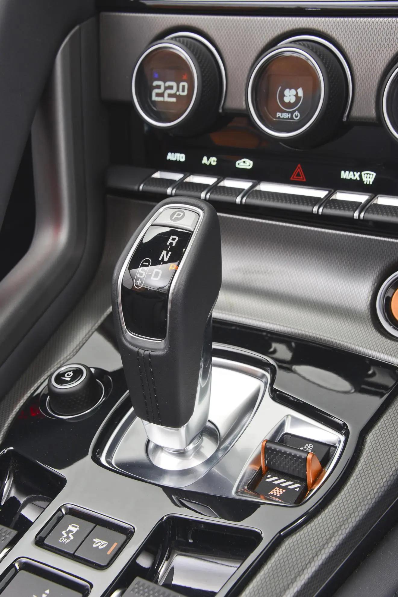 Jaguar f type 143