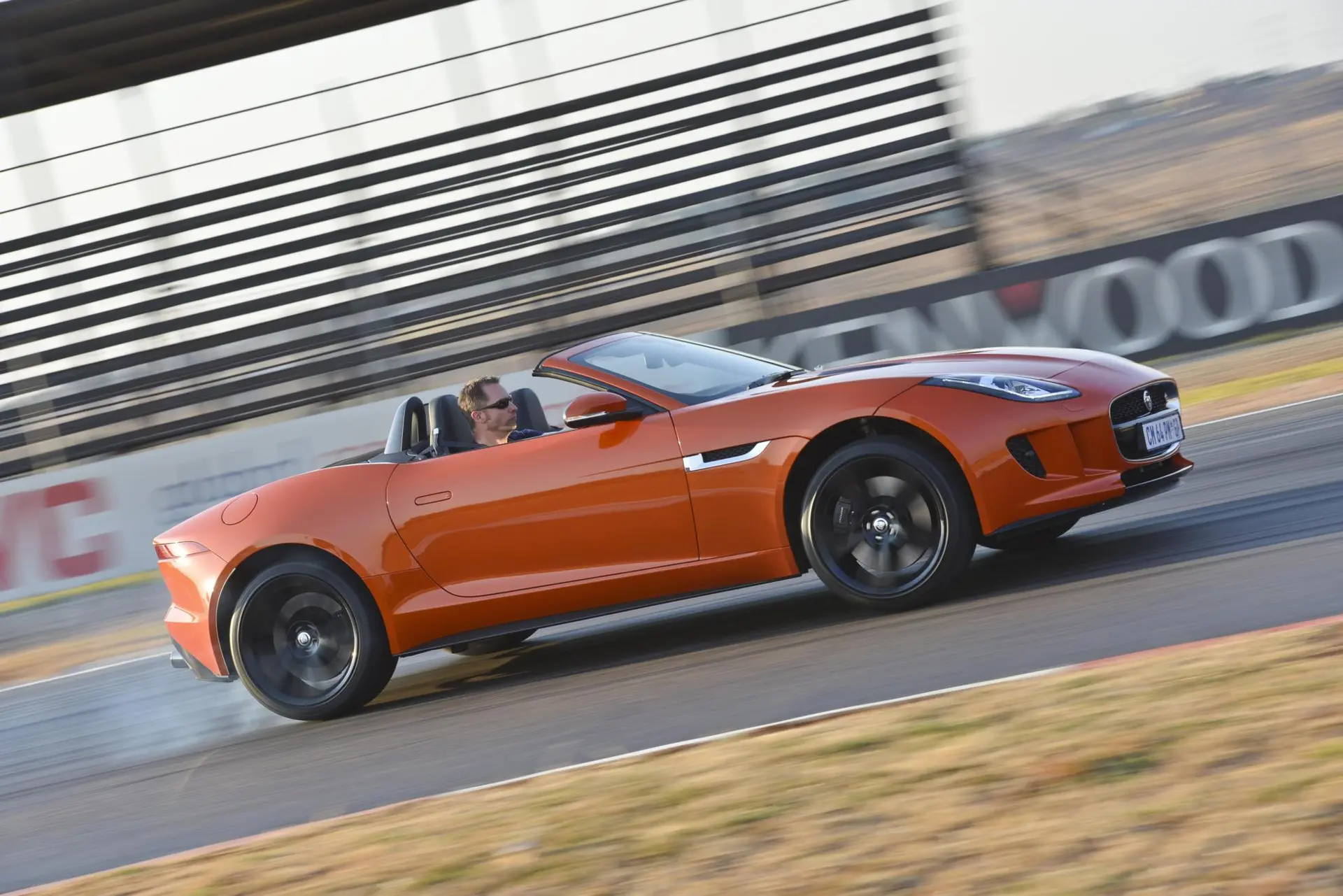 Jaguar f type 81
