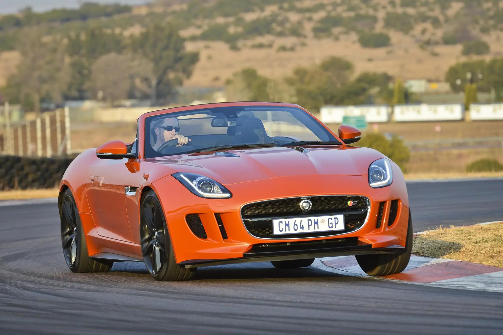 Jaguar f type 84
