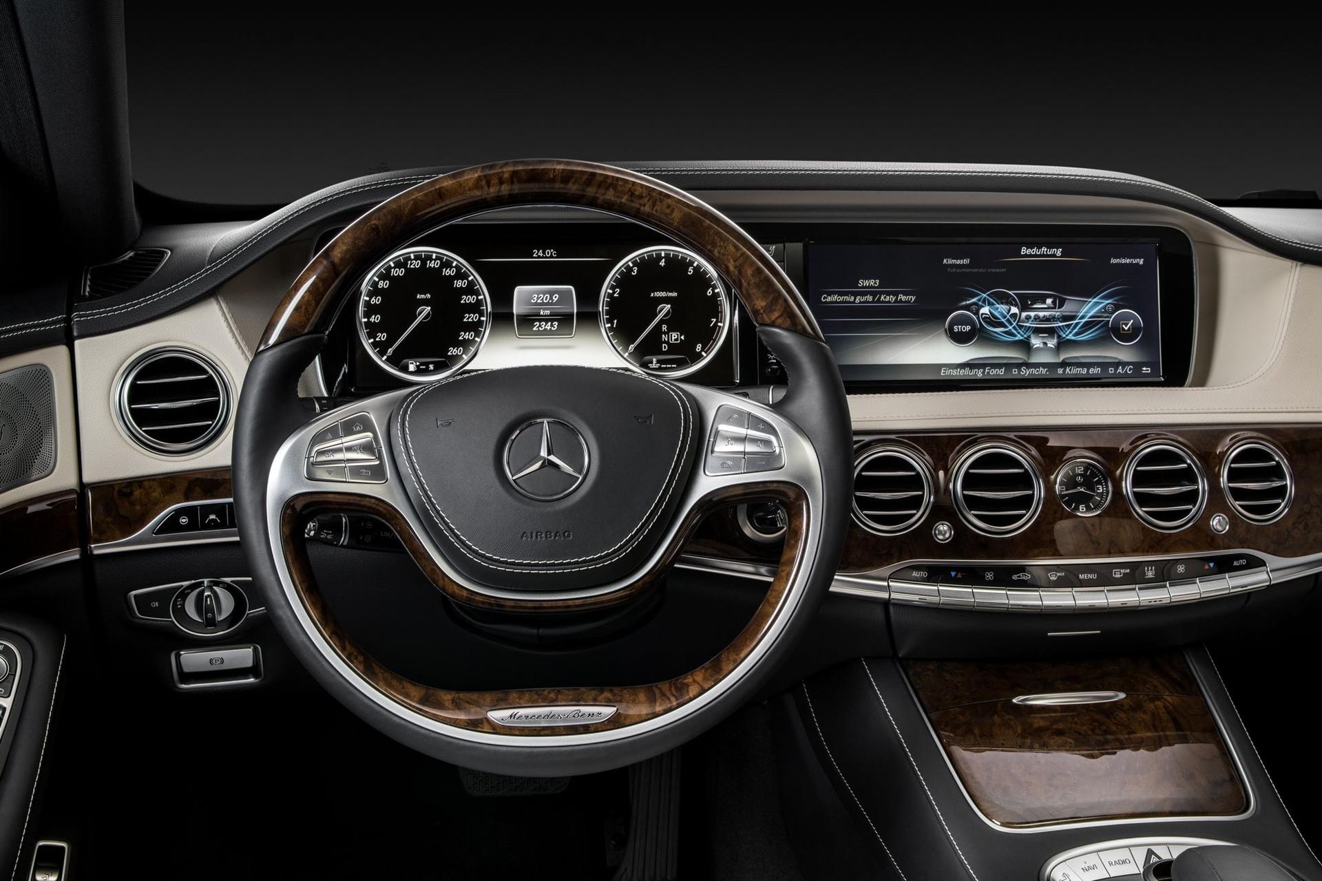 Mercedes Benz S-Class – Controls and Display
