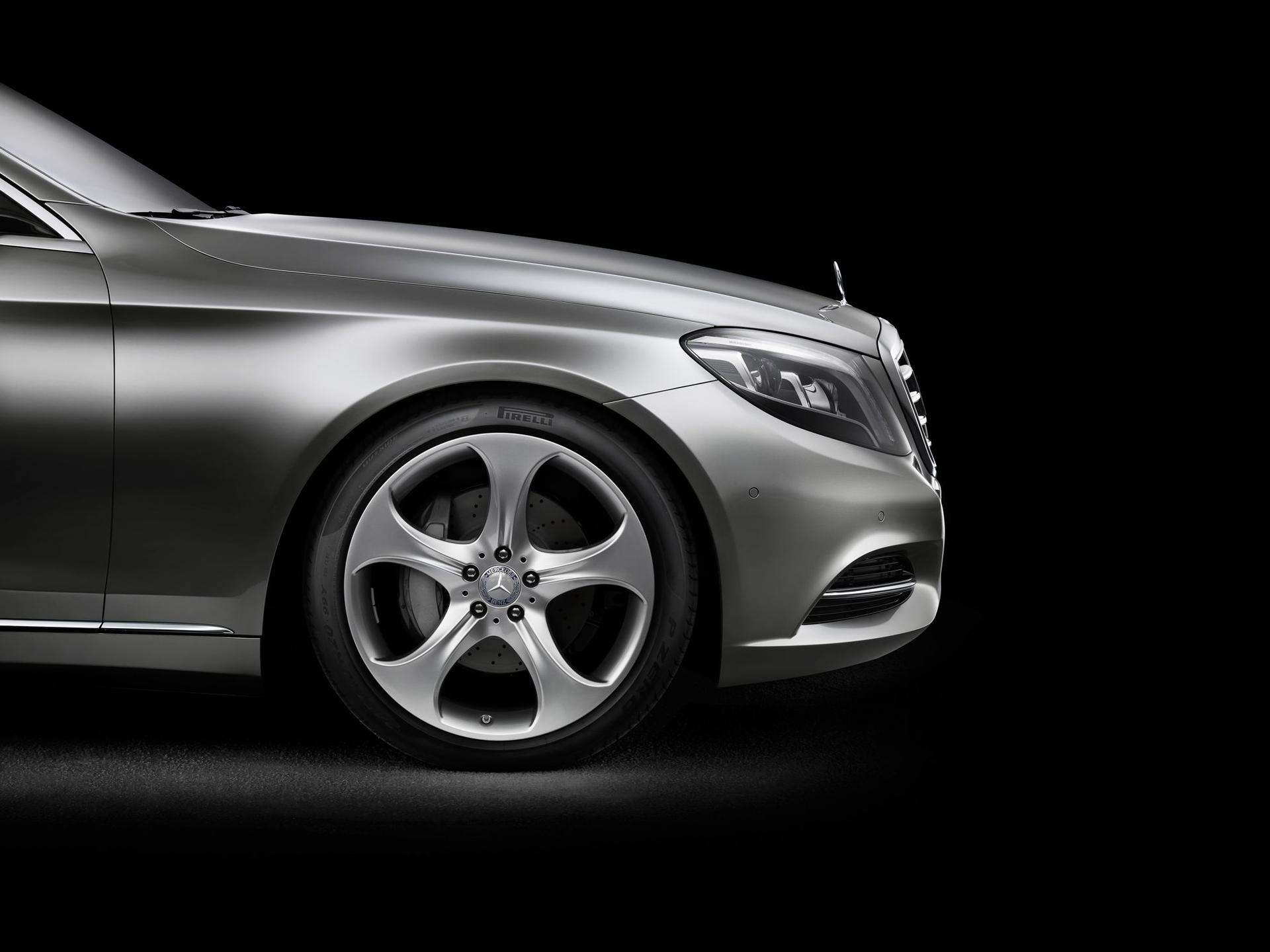 Mercedes-Benz sells more vehicles than ever before in the first half of 2013